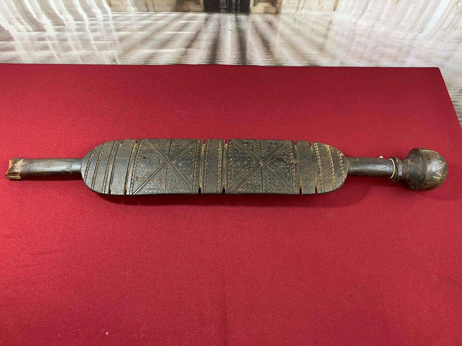 AFRIKANISCHE SCHNITZEREI PADEL HOLZ MASSIV HANDGESCHNITZT TOLLE PATINA 78cm – Bild 8