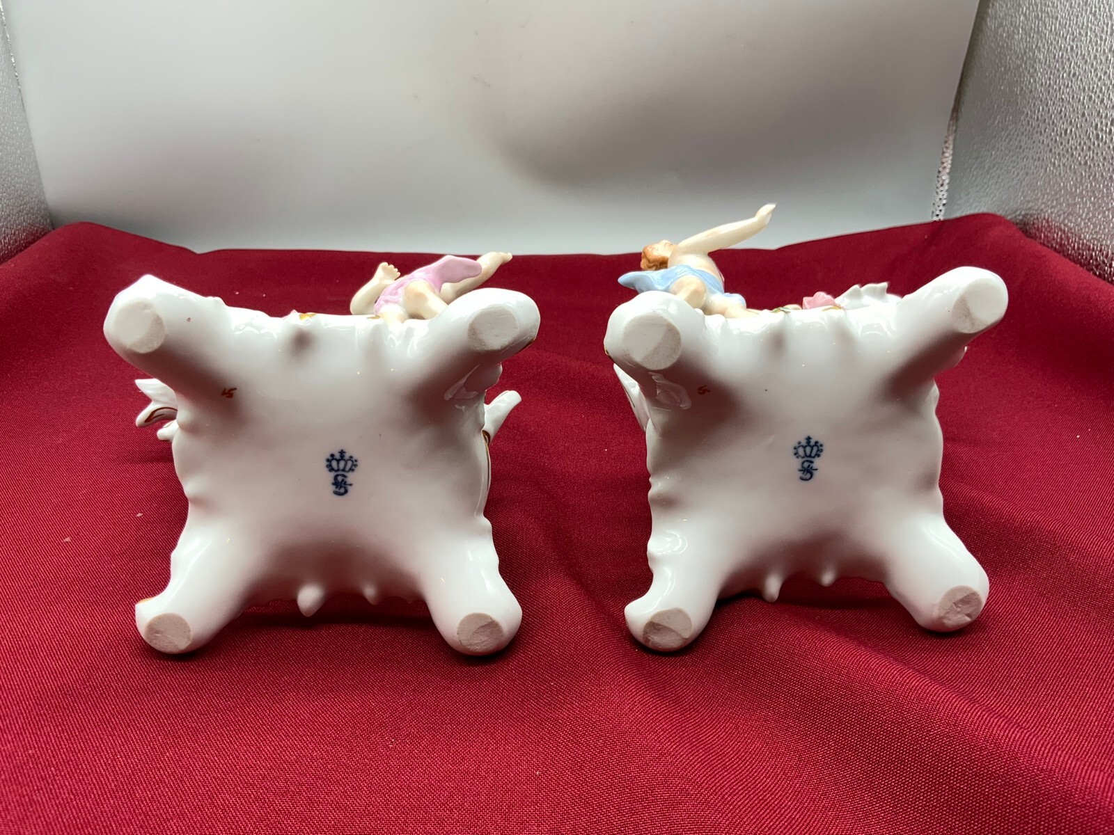 PAAR ROKOKO STIL KERZENLEUCHTER AUS PORZELLAN MIT AMORETTEN SITZENDORF – Bild 12