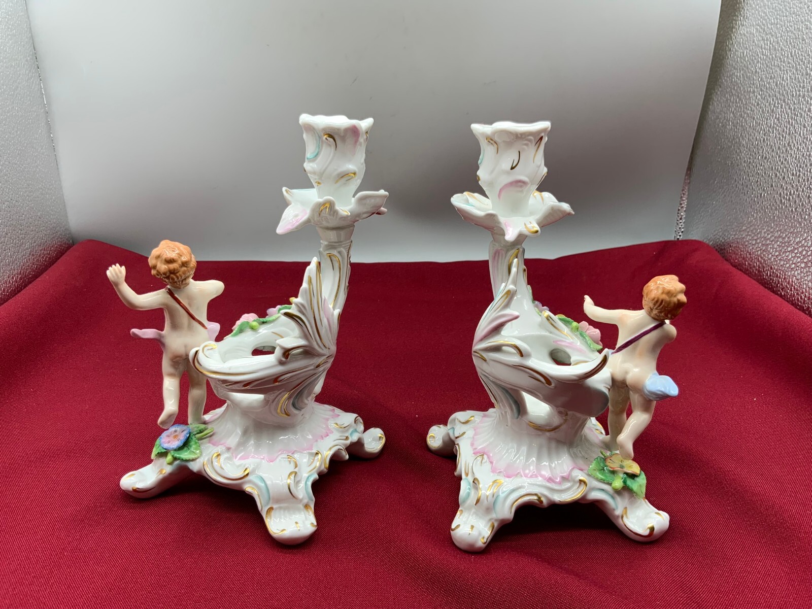 PAAR ROKOKO STIL KERZENLEUCHTER AUS PORZELLAN MIT AMORETTEN SITZENDORF – Bild 5