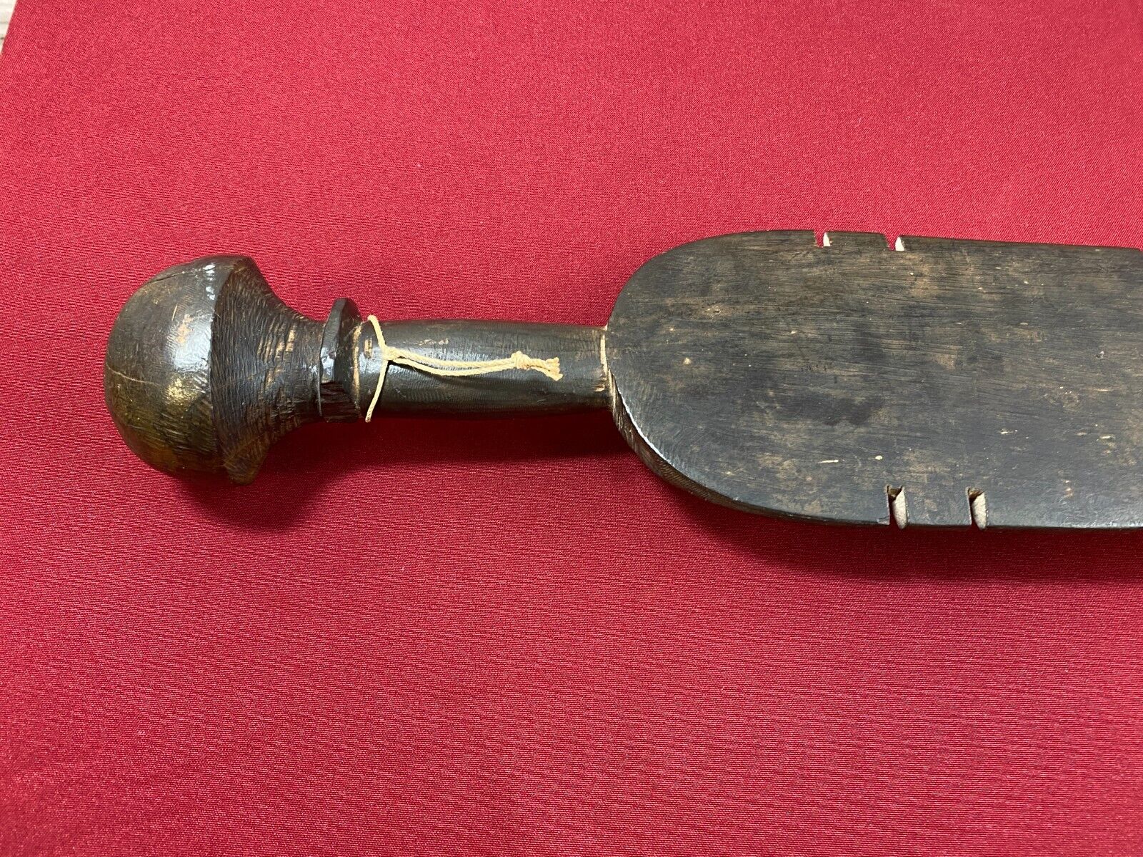 AFRIKANISCHE SCHNITZEREI PADEL HOLZ MASSIV HANDGESCHNITZT TOLLE PATINA 78cm – Bild 14