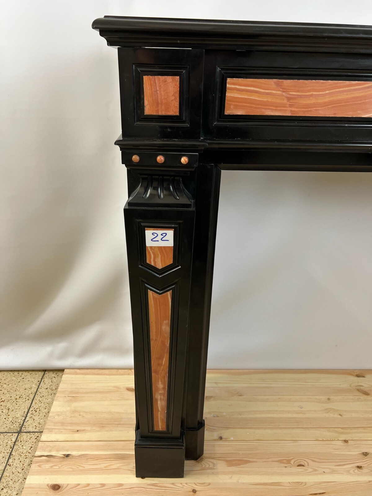 ANTIKE KAMINUMRANDUNG MARMOR KAMIN UM 1920 ART DECO SCHWARZ ZWEIFARBIG – Bild 7