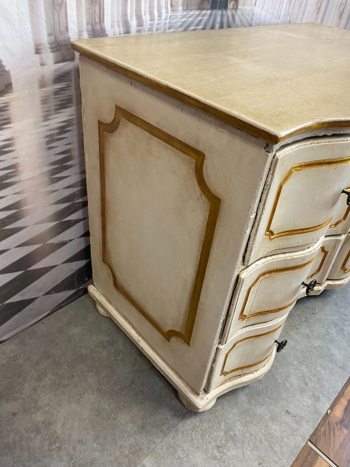 ANTIKE BAROCKKOMMODE BAROCK KOMMODE UM 1760 1780 NEUERE FASSUNG – Bild 5