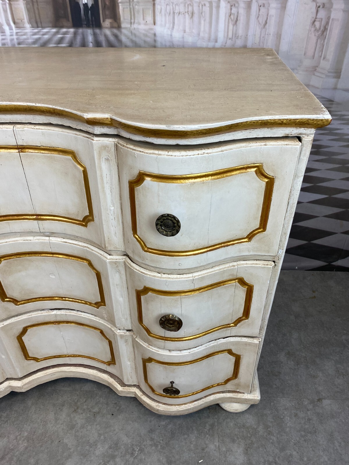 ANTIKE BAROCKKOMMODE BAROCK KOMMODE UM 1760 1780 NEUERE FASSUNG – Bild 8