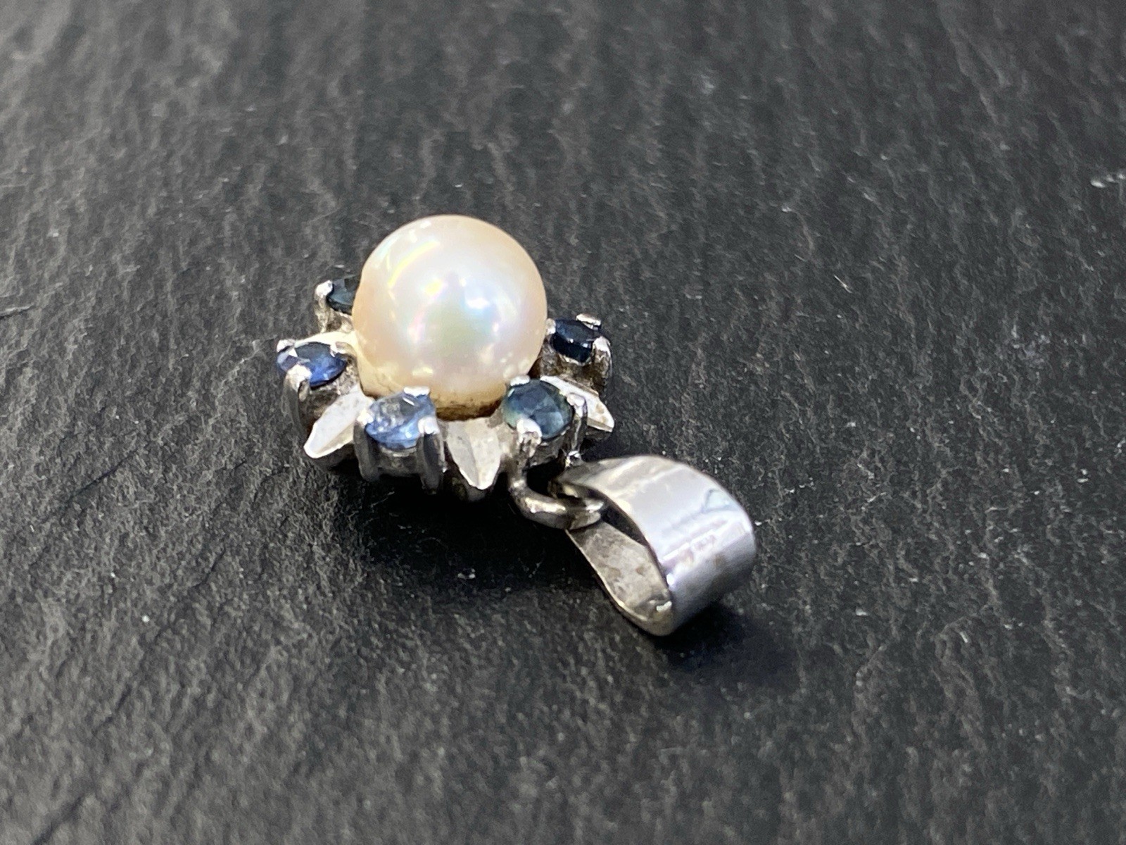 KETTENANHÄNGER KETTEN ANHÄNGER AUS 14K GOLD WEISSGOLD MIT PERLE UND SAPHIREN – Bild 6