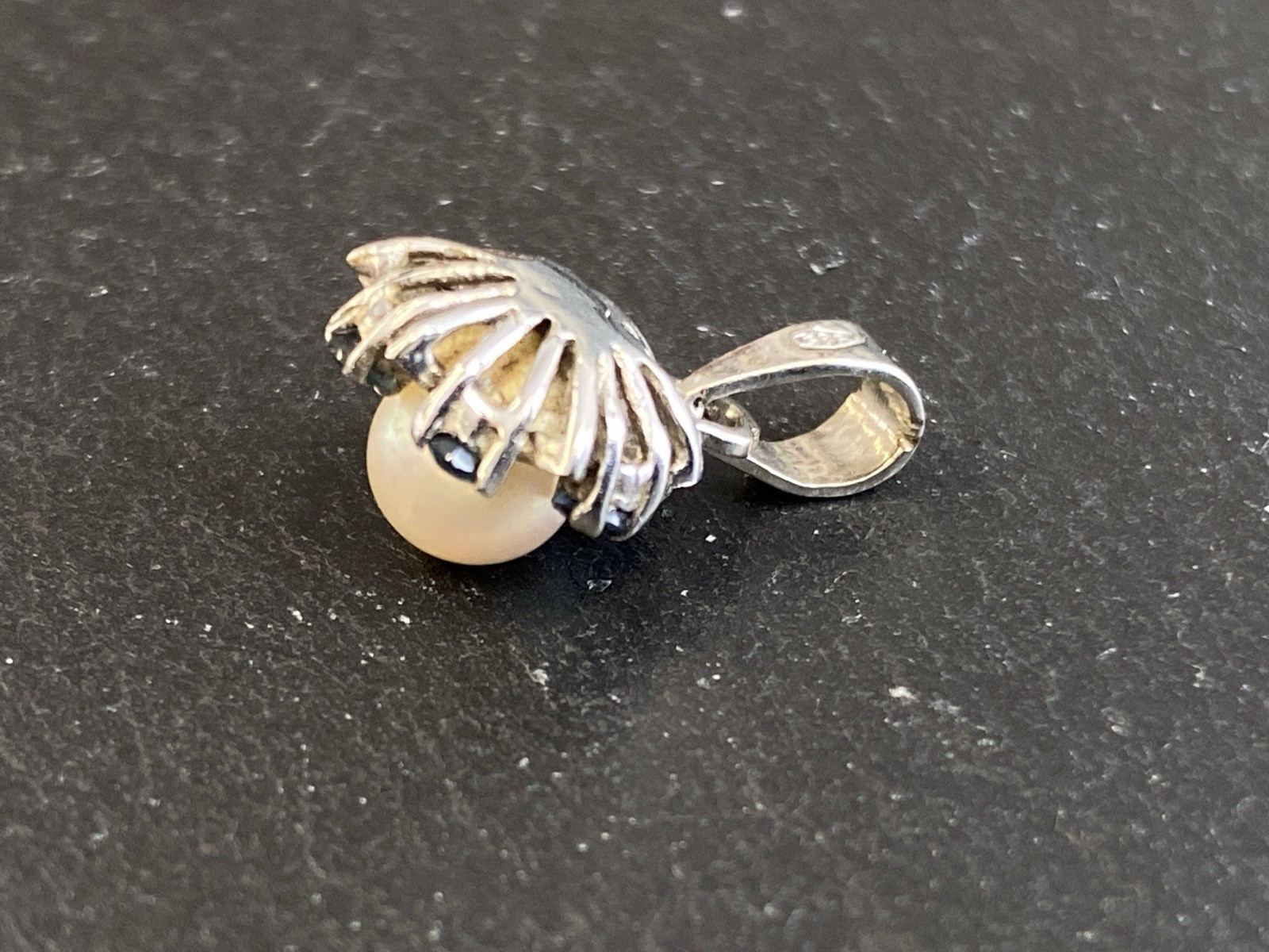 KETTENANHÄNGER KETTEN ANHÄNGER AUS 14K GOLD WEISSGOLD MIT PERLE UND SAPHIREN – Bild 8