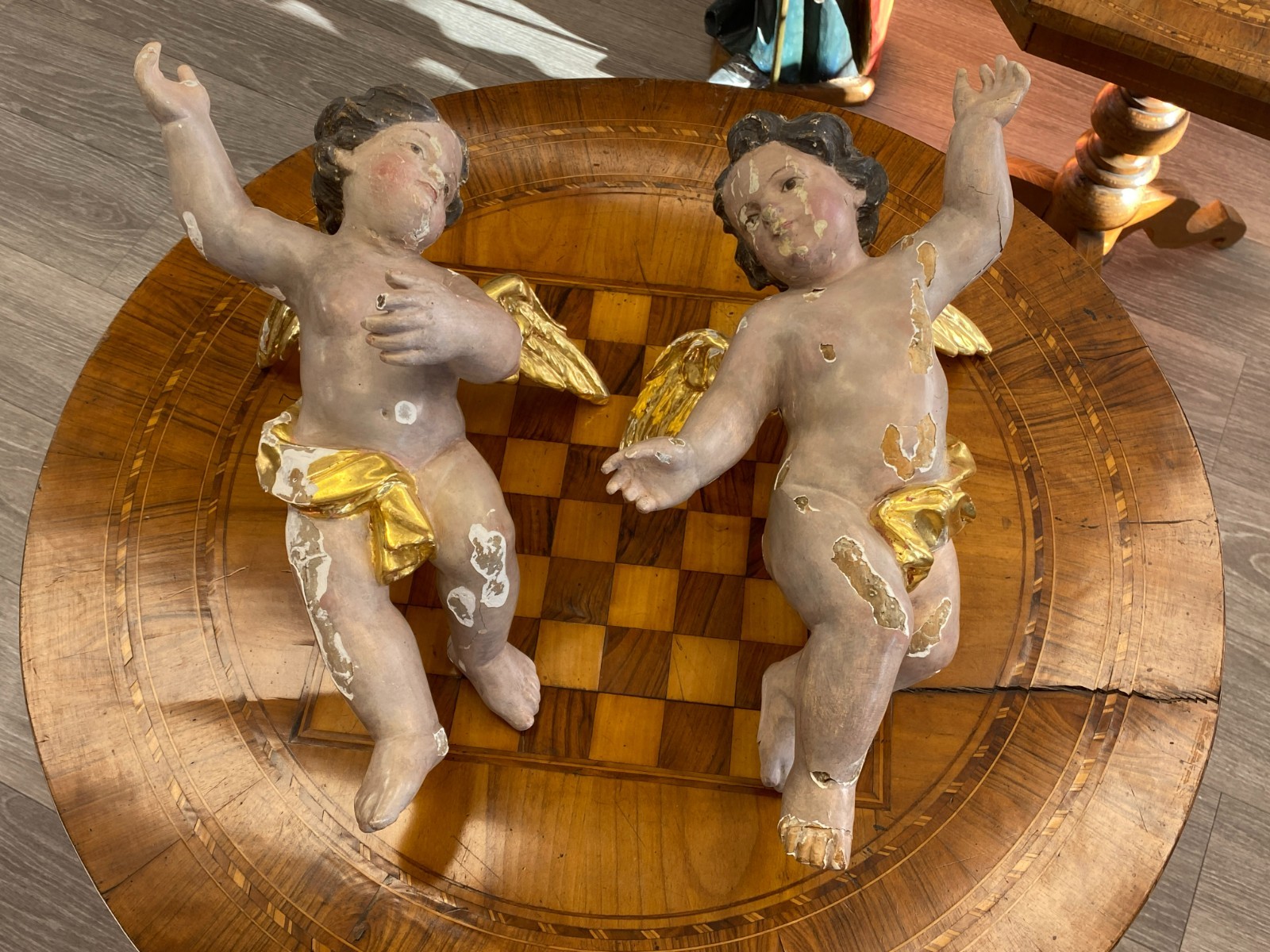 PAAR ANTIKE BAROCK PUTTI HOLZ HANDGEFASST 18/19 TES JHDT
