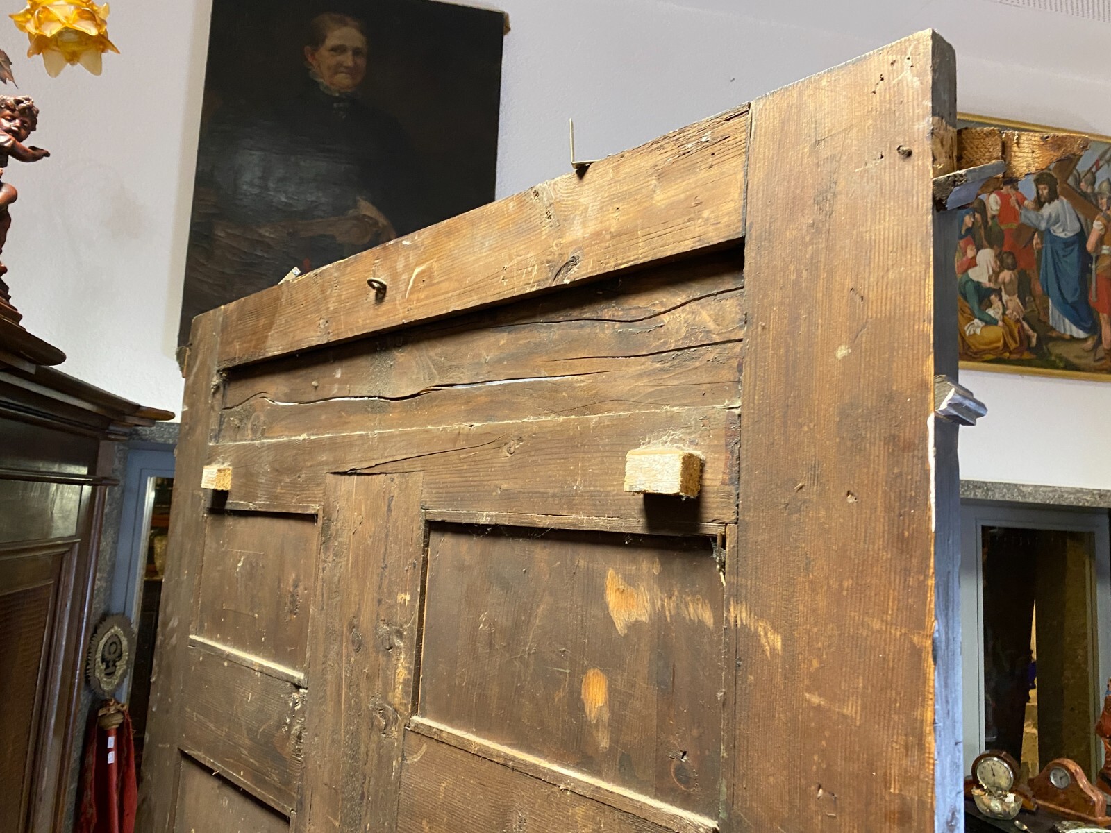 ANTIKE GARDEROBE MIT KÖPFEN UND FRATZEN UM 1890 GRÜNDERZEIT SEHR GROSS 240x120cm – Bild 17