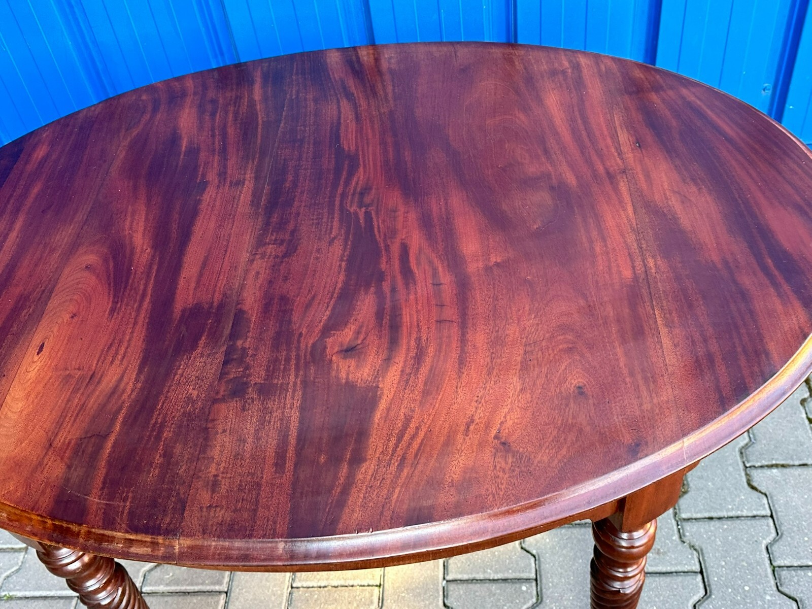 ANTIKER TISCH ESSTISCH UM 1860 MAHAGONI MASSIVE PLATTE GEDREHTE BEINE – Bild 13