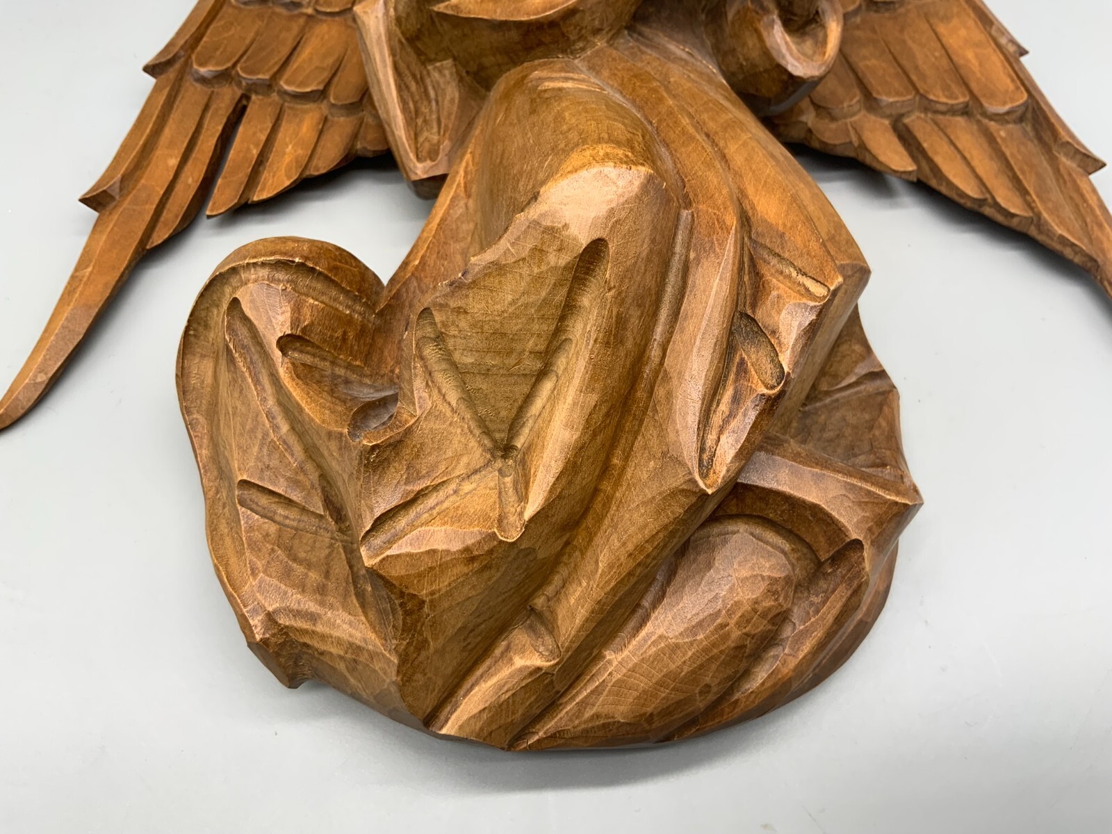 GLORIENENGEL MUSIZIERENDER ENGEL MIT FLÜGELN UND MANDOLINE HOLZ GESCHNITZT 34cm – Bild 5