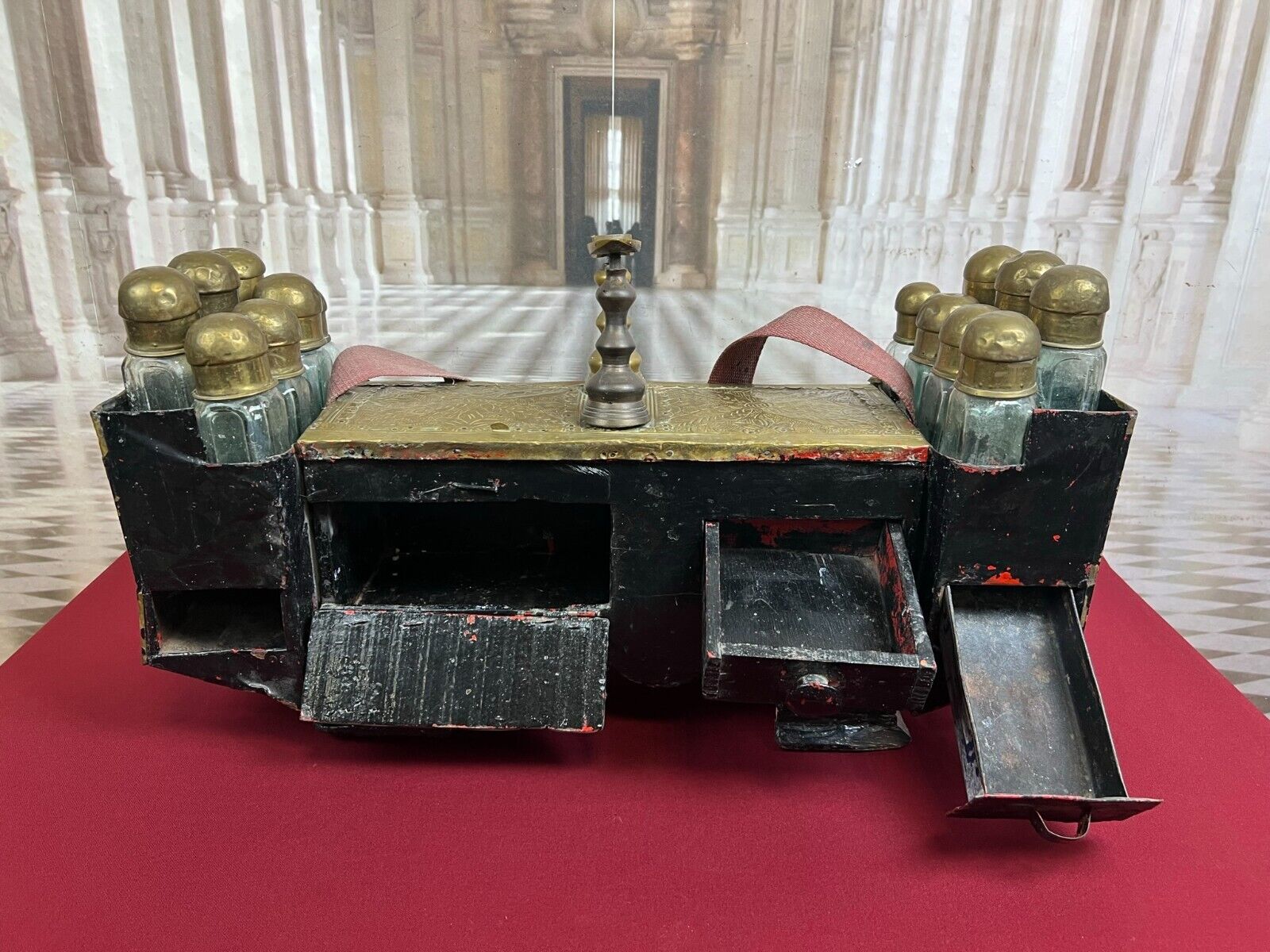 ANTIKER ORIENT SCHUHPUTZKASTEN AUS KUPFER UND HOLZ UM 1900 – Bild 12