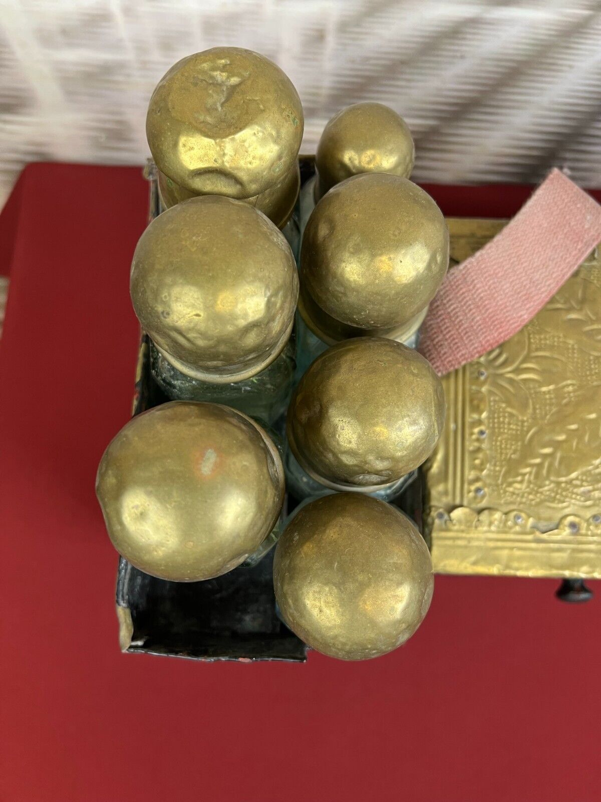 ANTIKER ORIENT SCHUHPUTZKASTEN AUS KUPFER UND HOLZ UM 1900 – Bild 4