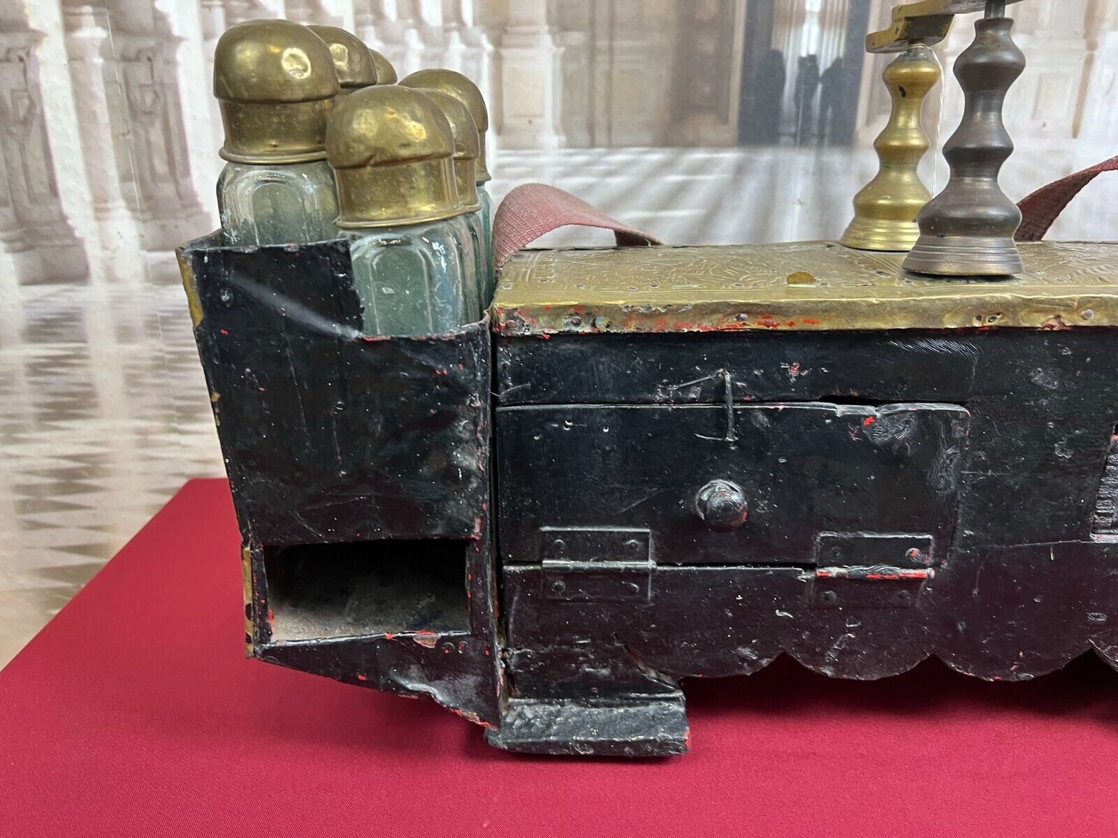 ANTIKER ORIENT SCHUHPUTZKASTEN AUS KUPFER UND HOLZ UM 1900 – Bild 8