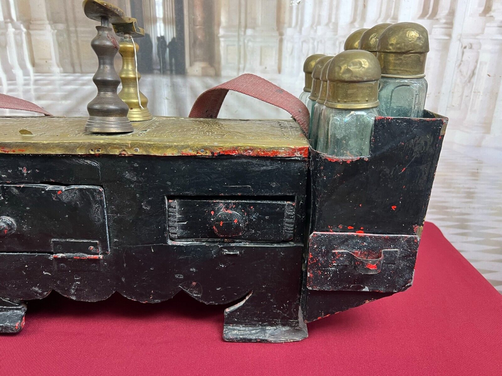 ANTIKER ORIENT SCHUHPUTZKASTEN AUS KUPFER UND HOLZ UM 1900 – Bild 9