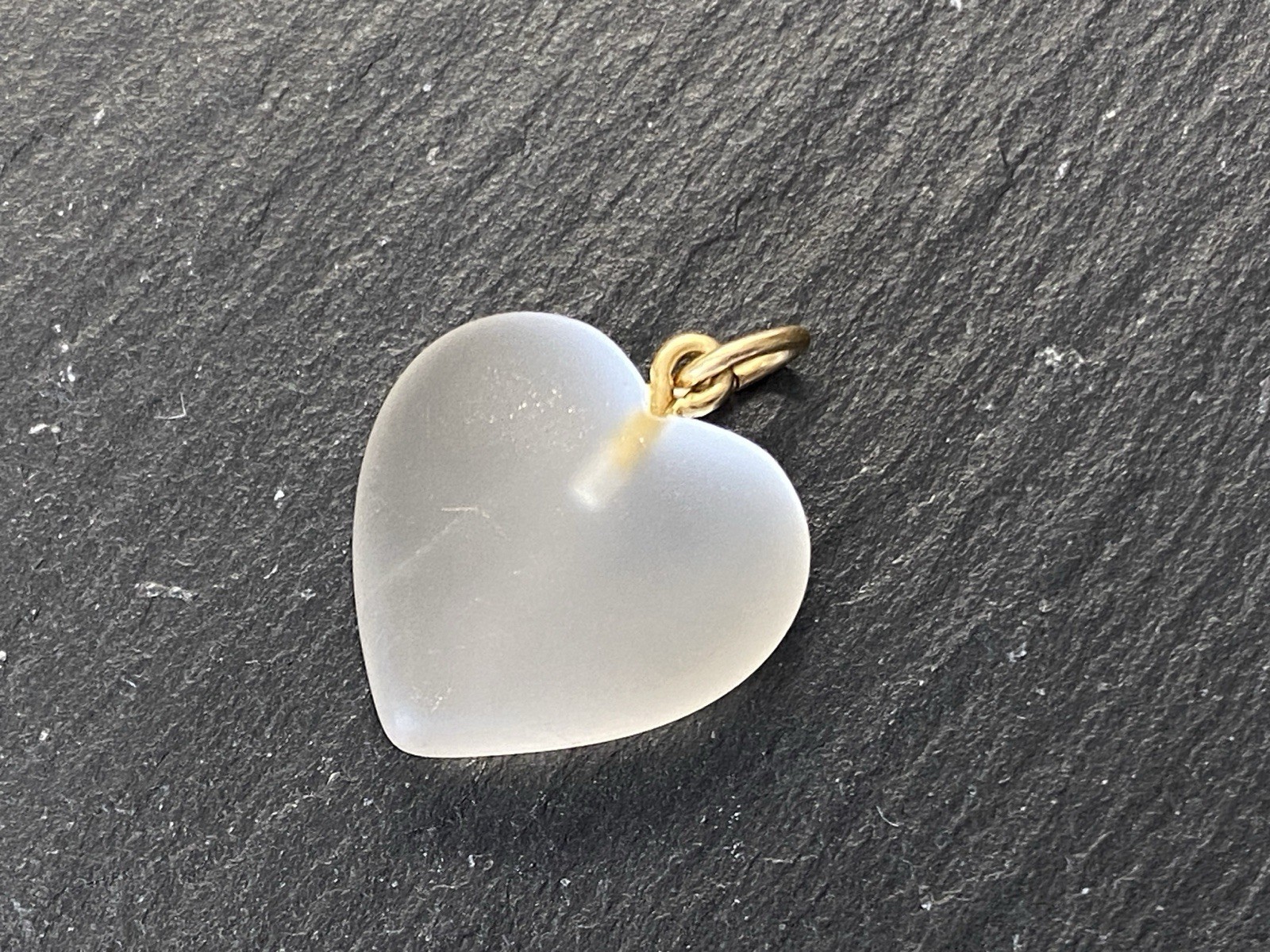 ANHÄNGER HERZ AUS BERGKRISTALL MIT 14K 585 GOLD GELBGOLD FASSUNG