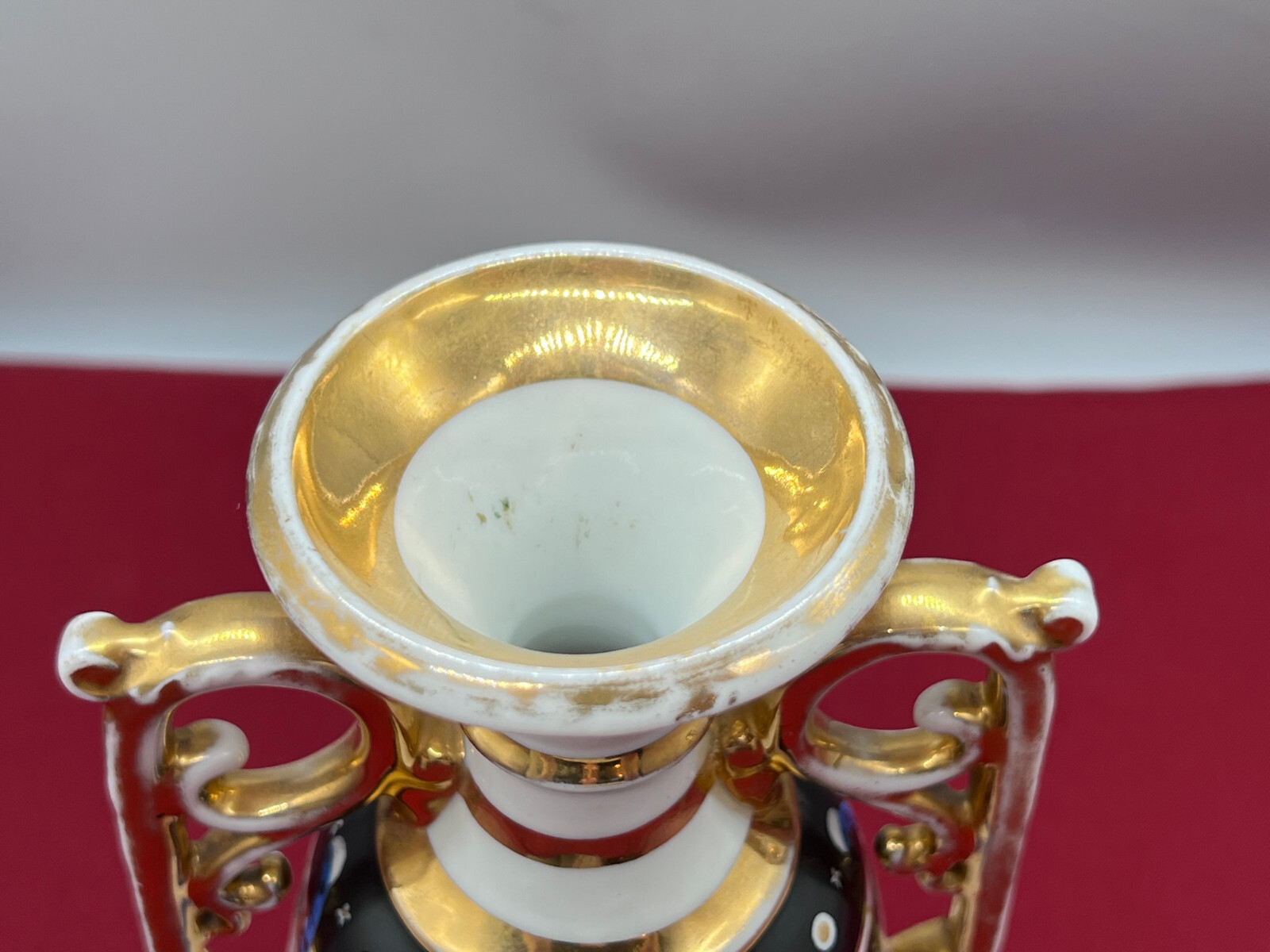ANTIKE AMPHORE AUS PORZELLAN HANDBEMALT UND VERGOLDET HISTORISMUS UM 1880 – Bild 6