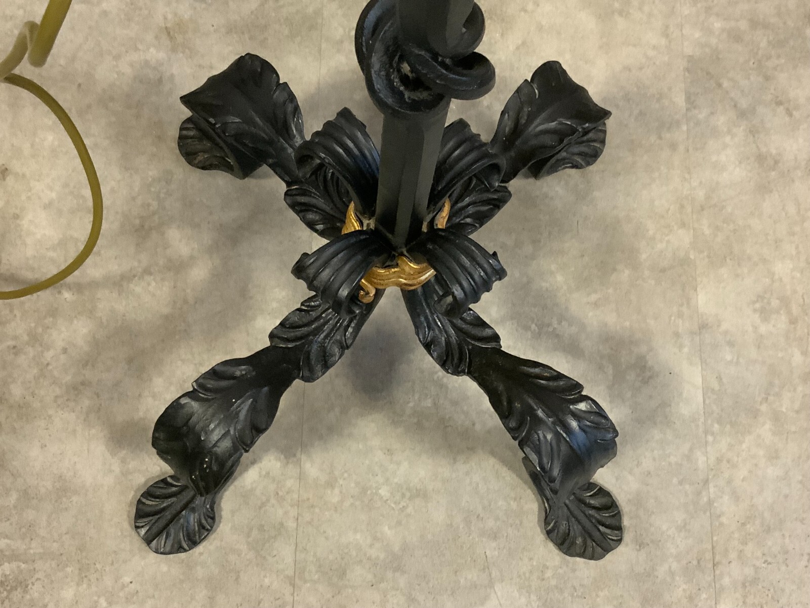 VINTAGE STEHLAMPE AUS EISEN UND MESSING MAXIMALE HÖHE 200cm – Bild 11