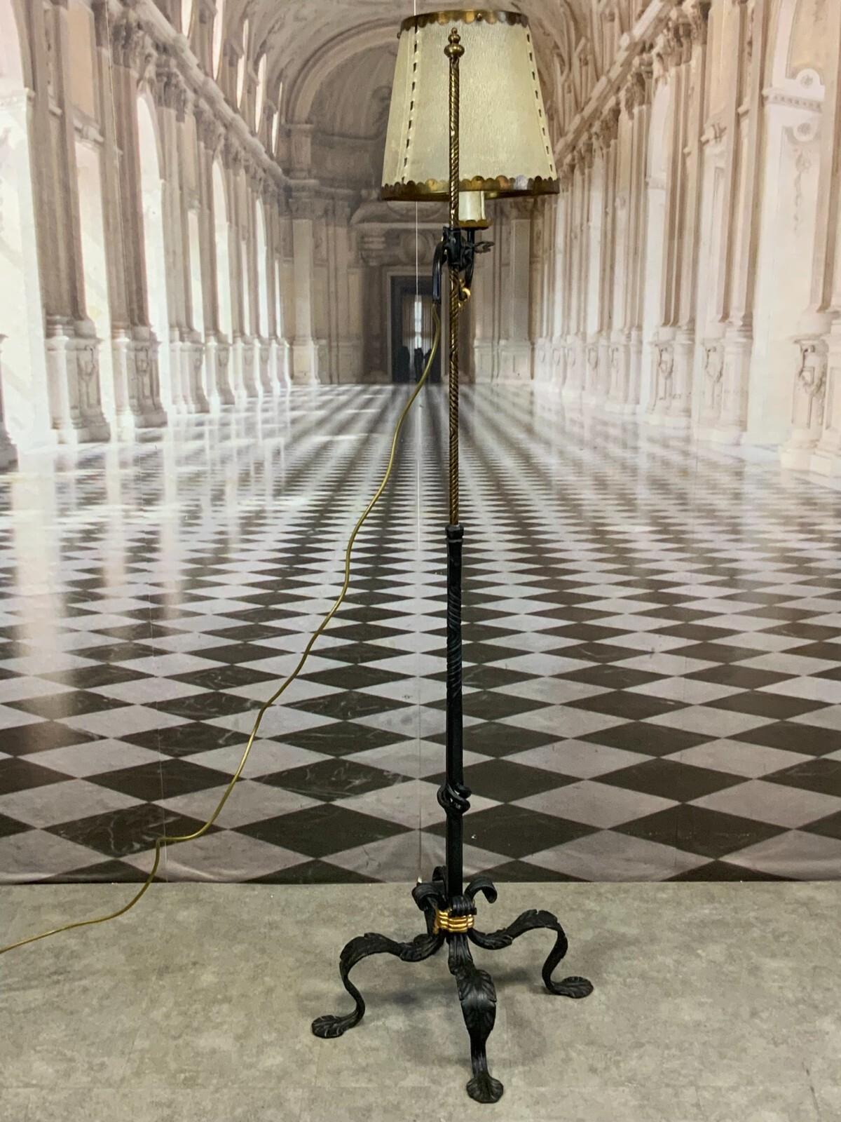 VINTAGE STEHLAMPE AUS EISEN UND MESSING MAXIMALE HÖHE 200cm – Bild 4