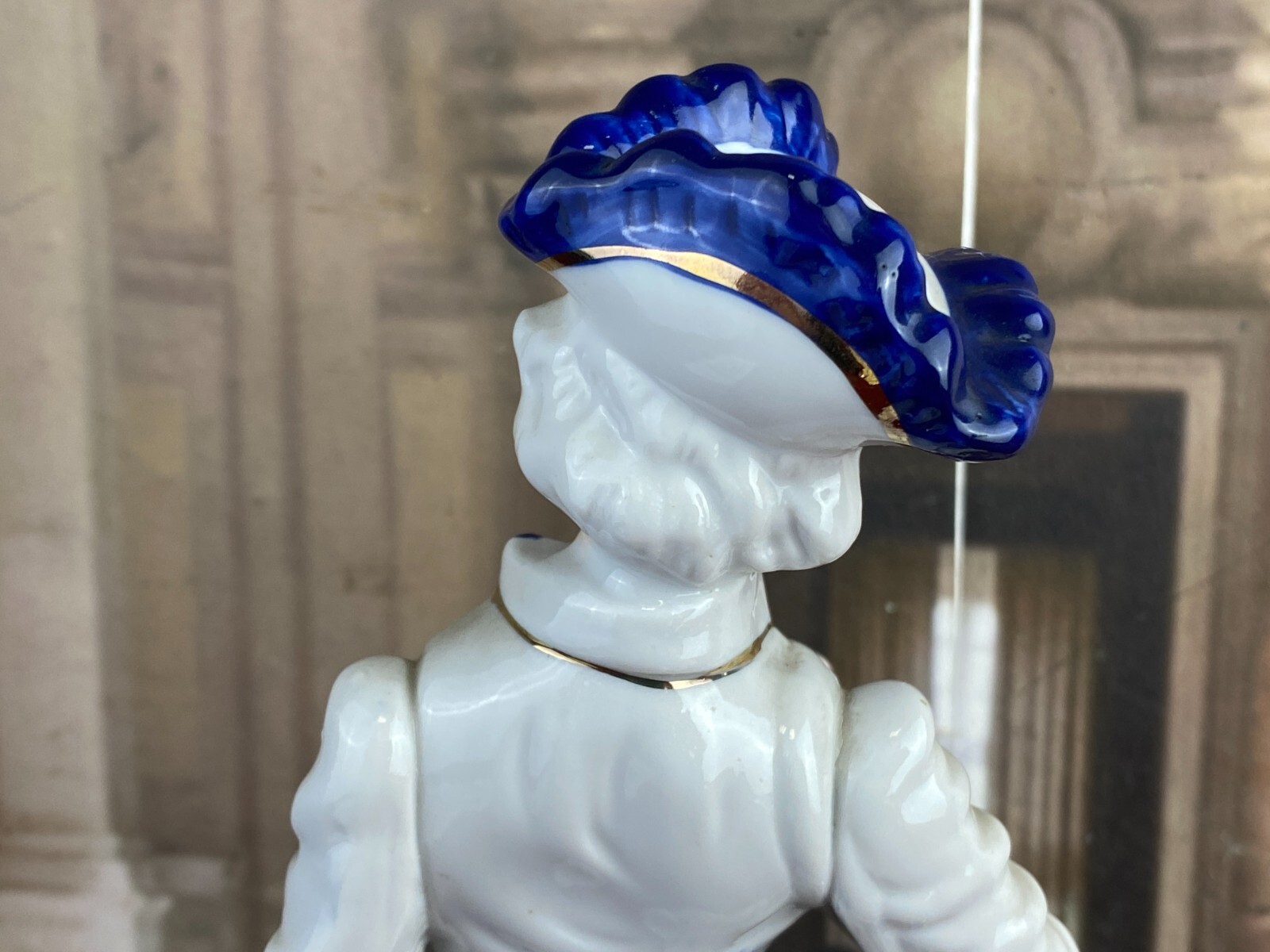 FIGUR AUS PORZELLAN TEILS HANDBEMALT GALANTER ROKOKO MANN 31cm – Bild 21