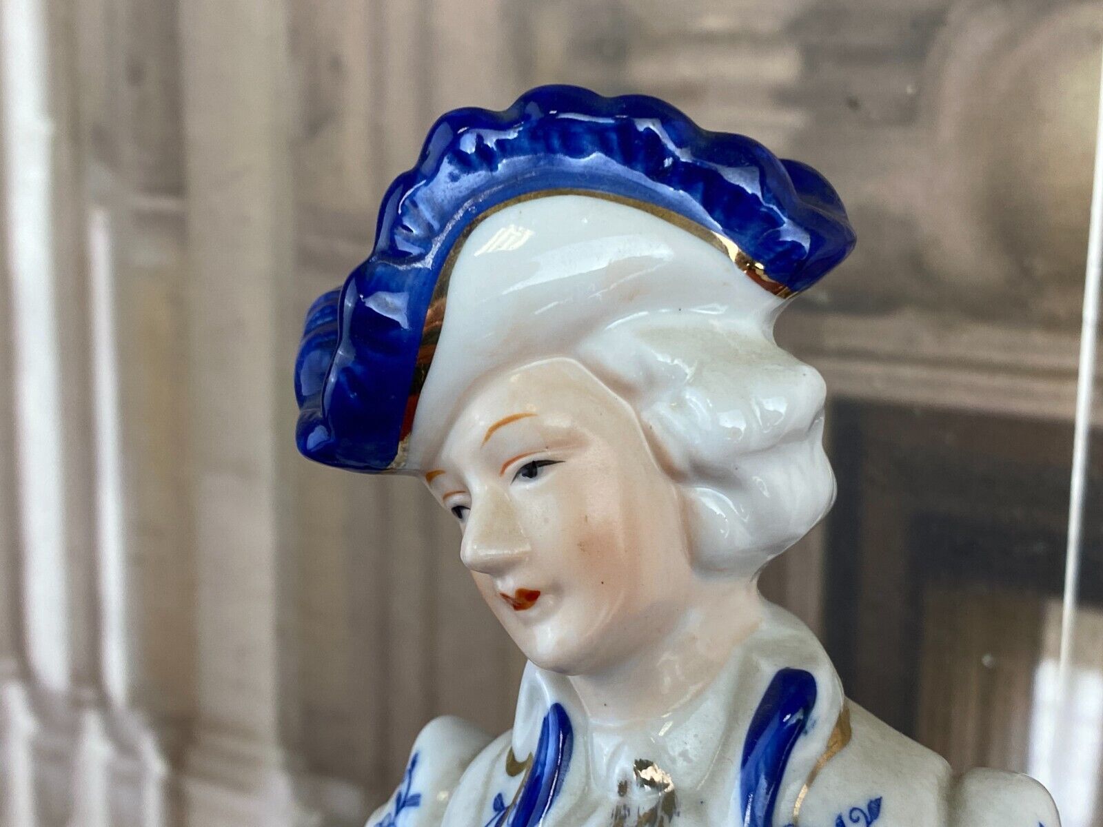 FIGUR AUS PORZELLAN TEILS HANDBEMALT GALANTER ROKOKO MANN 31cm – Bild 8