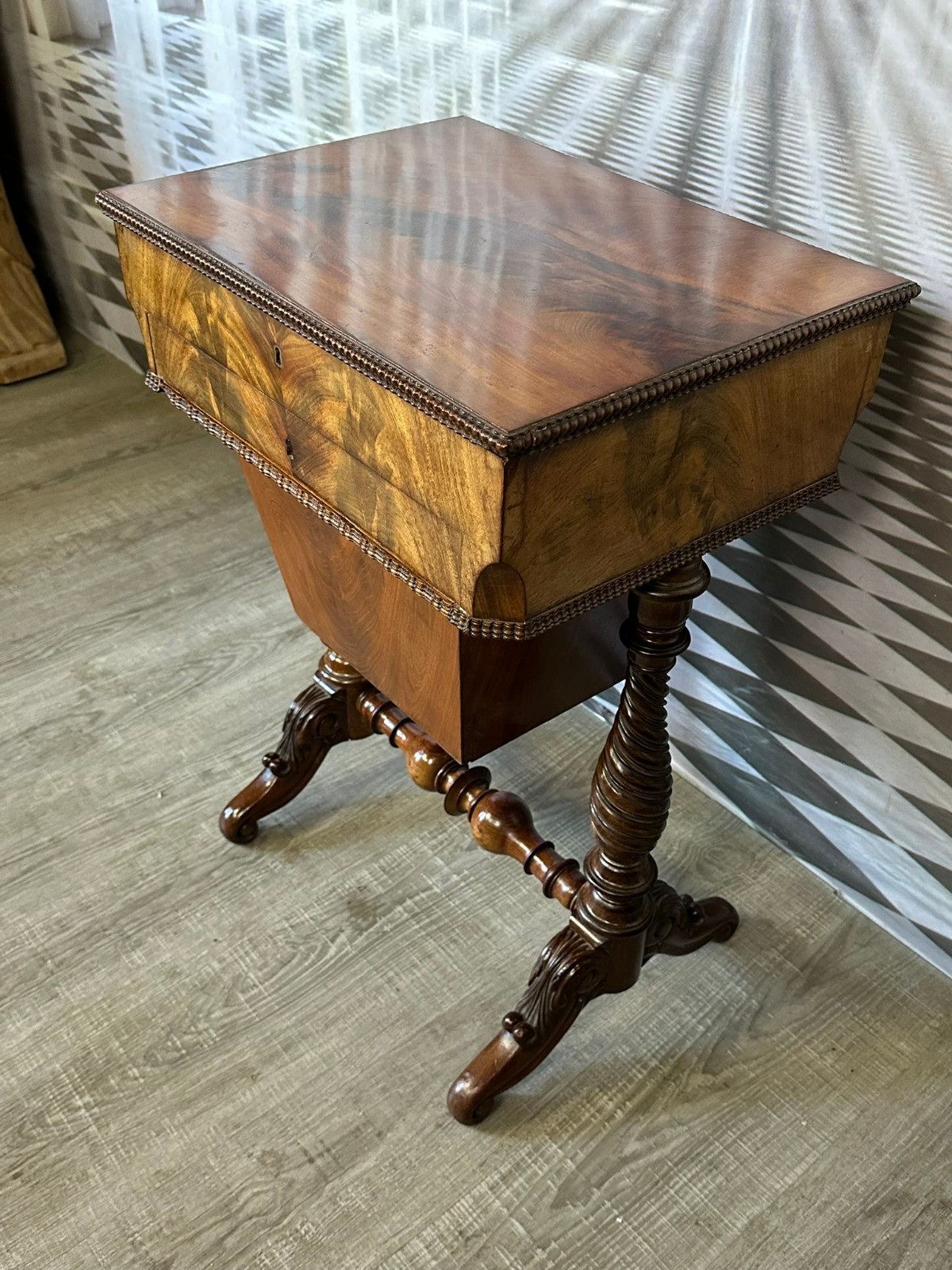 ANTIKER NÄHTISCH UM 1840 NIEDERLANDE SPÄT BIEDERMEIER MAHAGONI – Bild 3