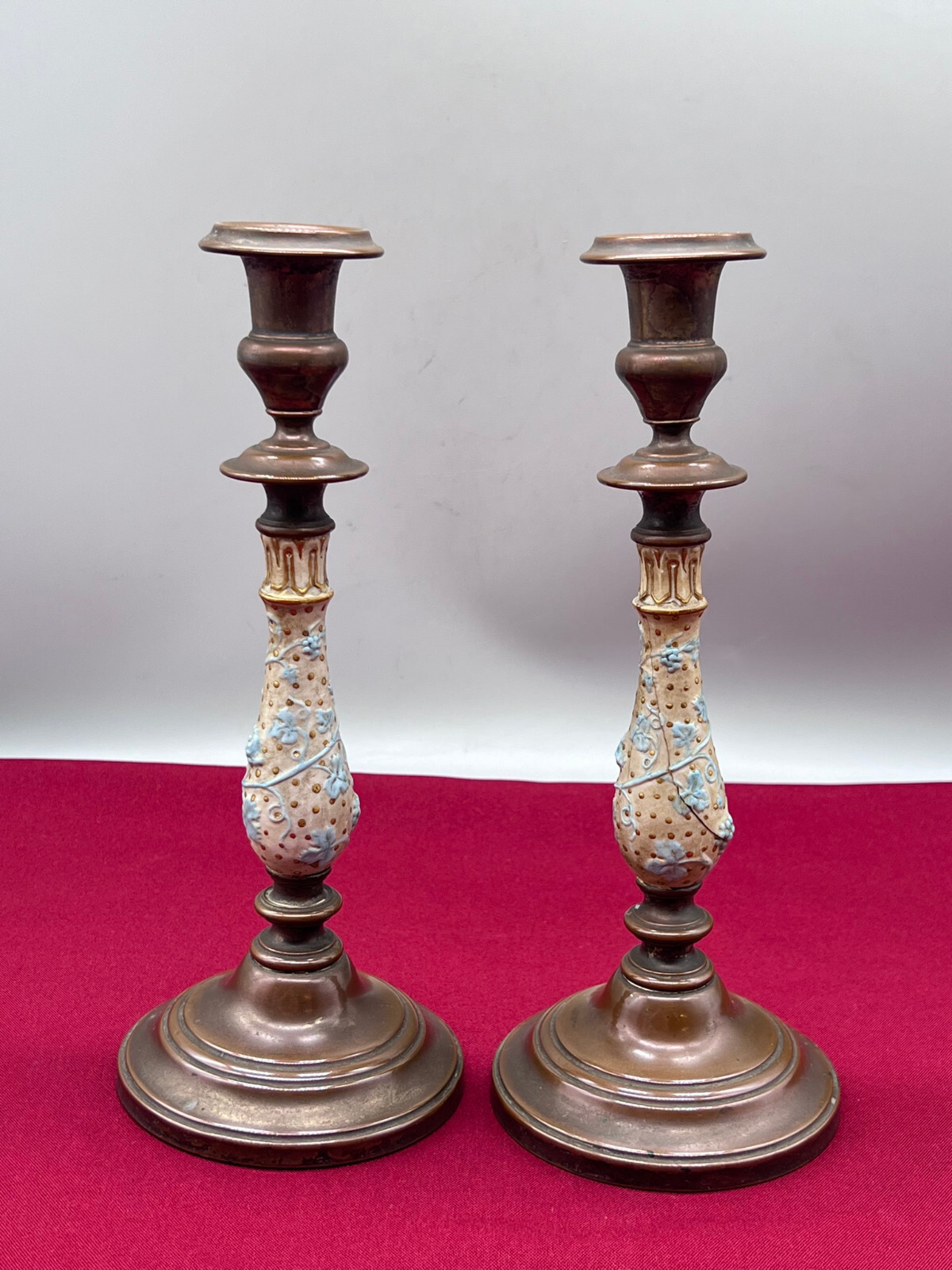 PAAR ANTIKE KERZENLEUCHTER JUGENDSTIL KUPFER MIT KERAMIK HANDBEMALT – Bild 3