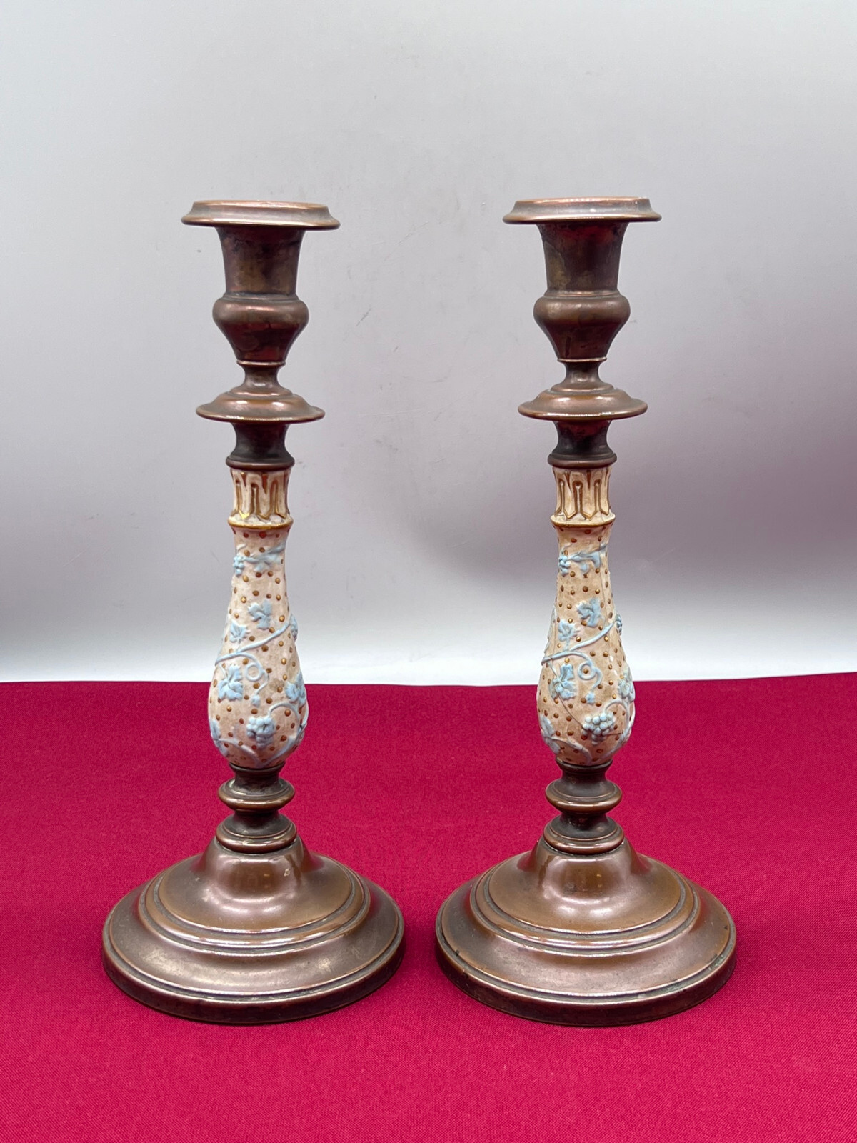 PAAR ANTIKE KERZENLEUCHTER JUGENDSTIL KUPFER MIT KERAMIK HANDBEMALT