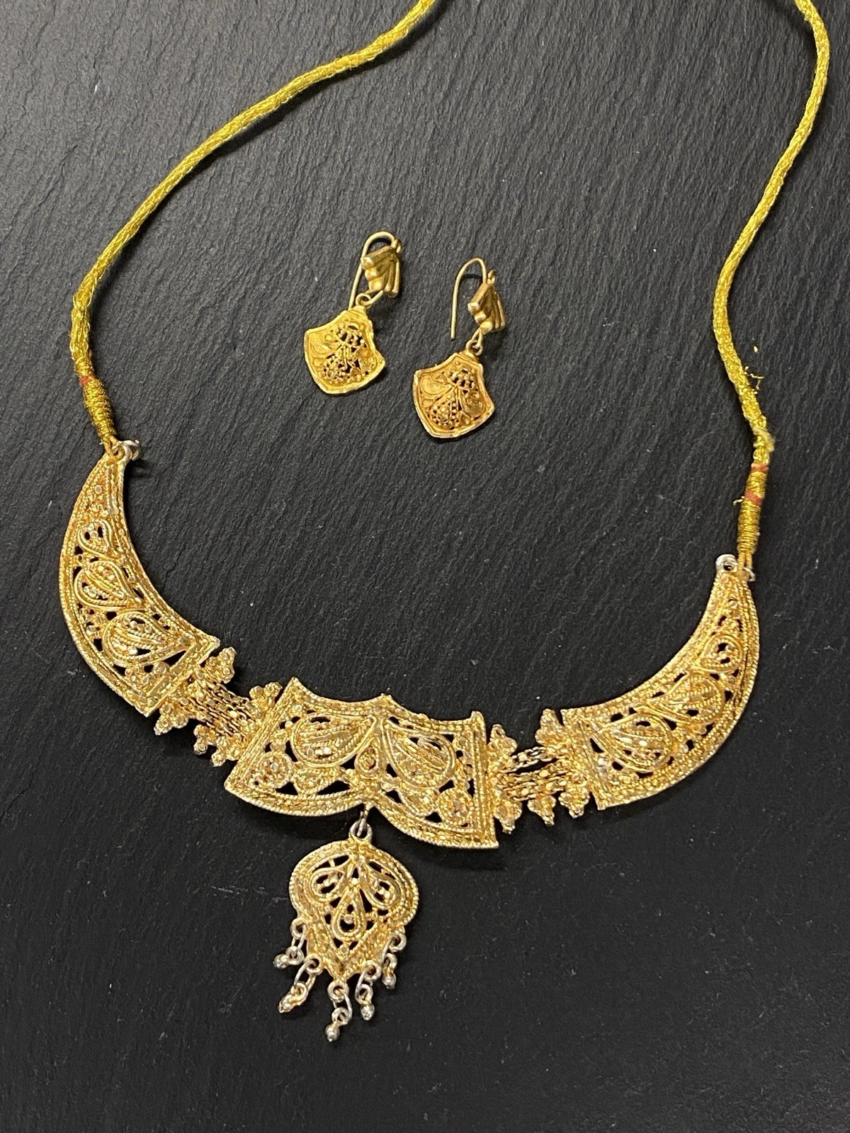 MODESCHMUCK SET SCHMUCKSET COLLIER OHRHÄNGER OHRRINGE METALL VERGOLDET