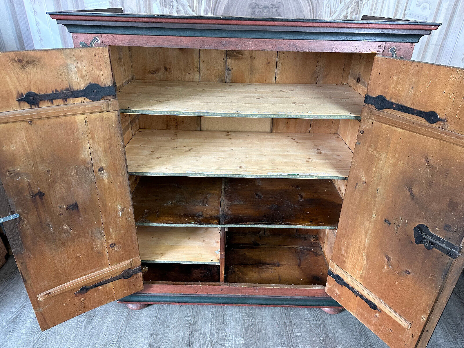 ANTIKER TÖLZER BAUERNSCHRANK SCHRANK FRÜHES 19 TES JHDT HANDBEMALT NUR 149cm – Bild 13