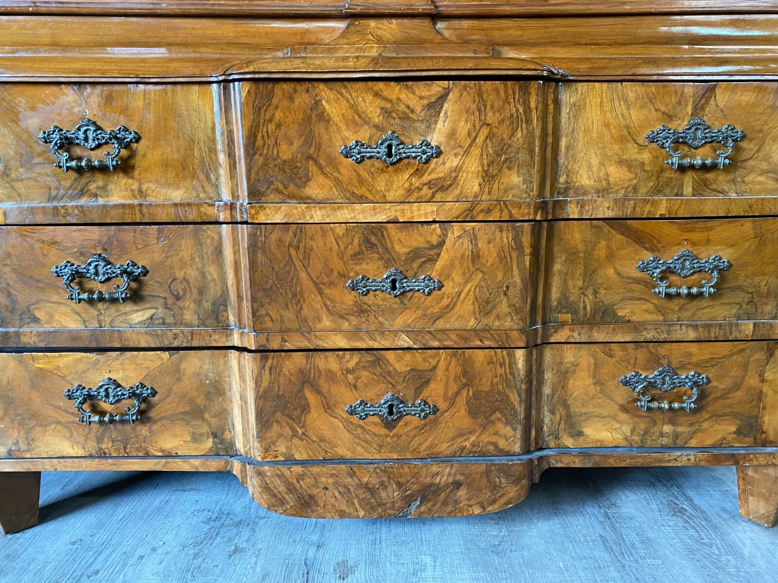 BAROCKSCHRANK NUSSBAUM AUFSATZ KOMMODE 18 TES JHDT KABINETT SCHRANK – Bild 8