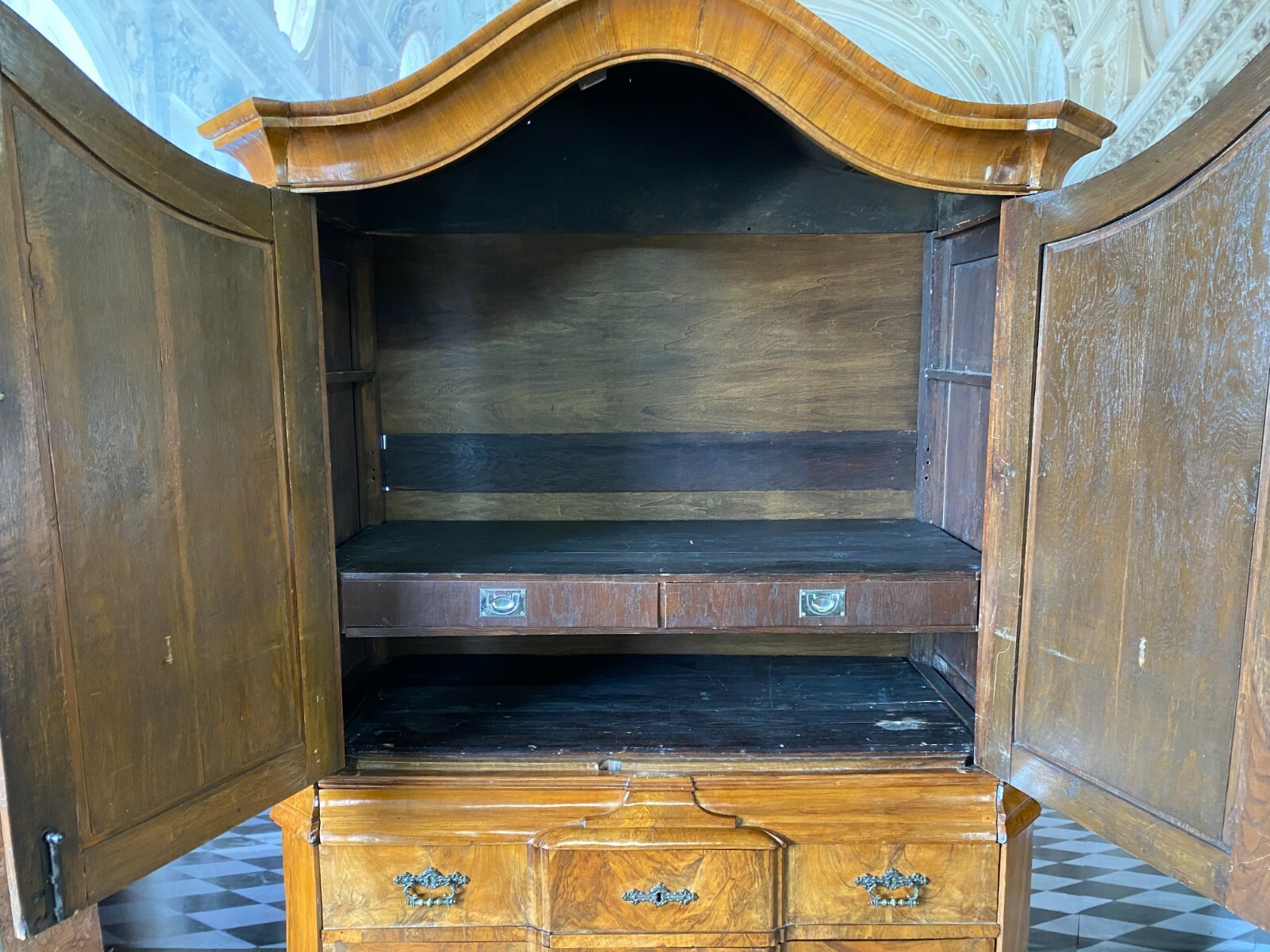 BAROCKSCHRANK NUSSBAUM AUFSATZ KOMMODE 18 TES JHDT KABINETT SCHRANK – Bild 10