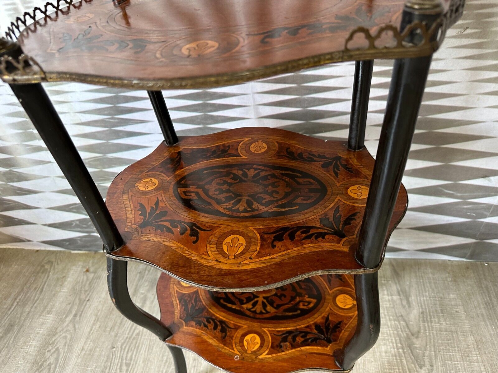 ANTIKE ETAGERE BEISTELLTISCH UM 1880 NAPOLEON III INTARSIEN MESSING BESCHLAG – Bild 8