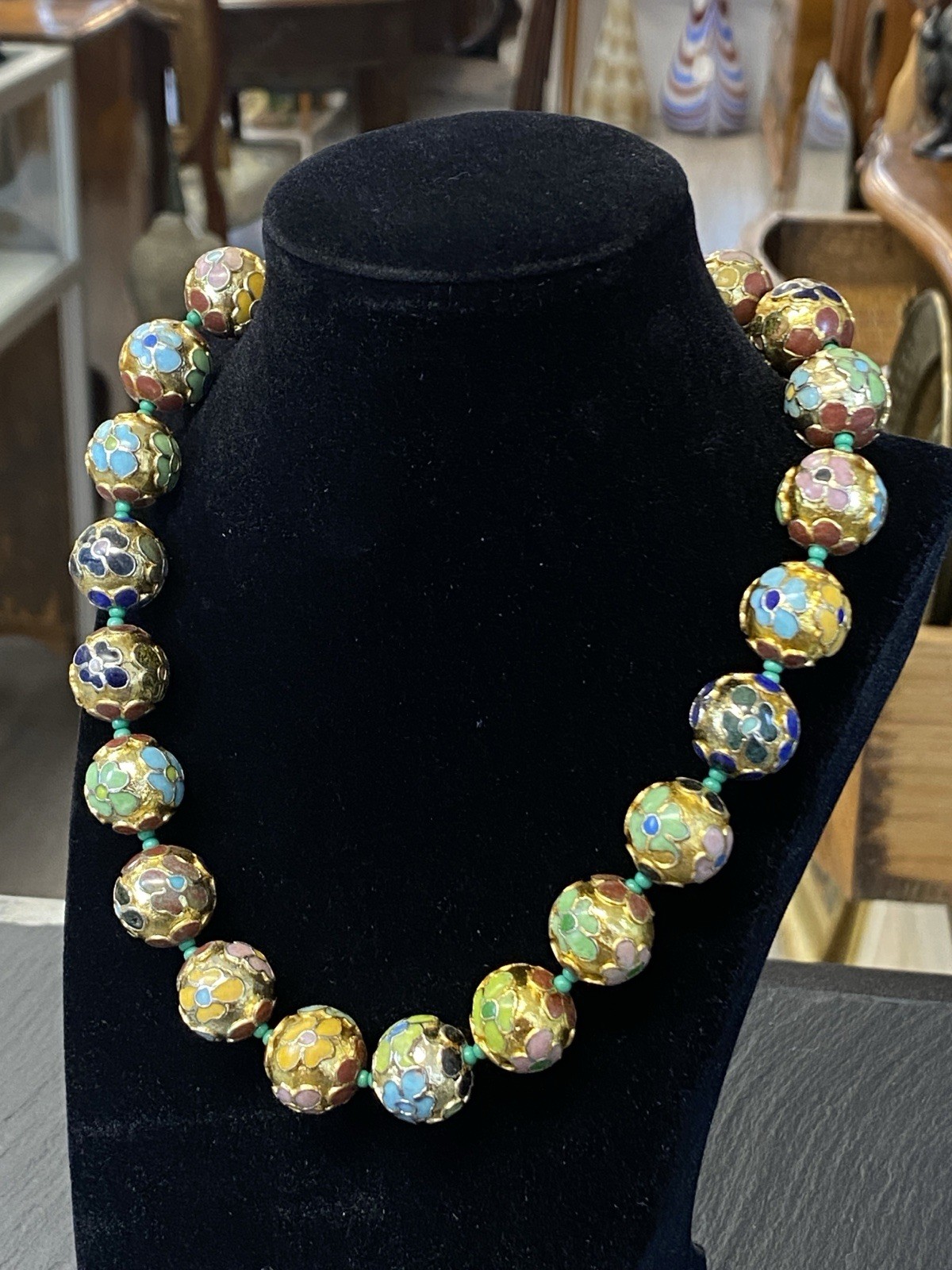 HALSKETTE KETTE BUNT METALL VERGOLDET FLORAL EMAILLE DEKOR KUGEL KUGELN