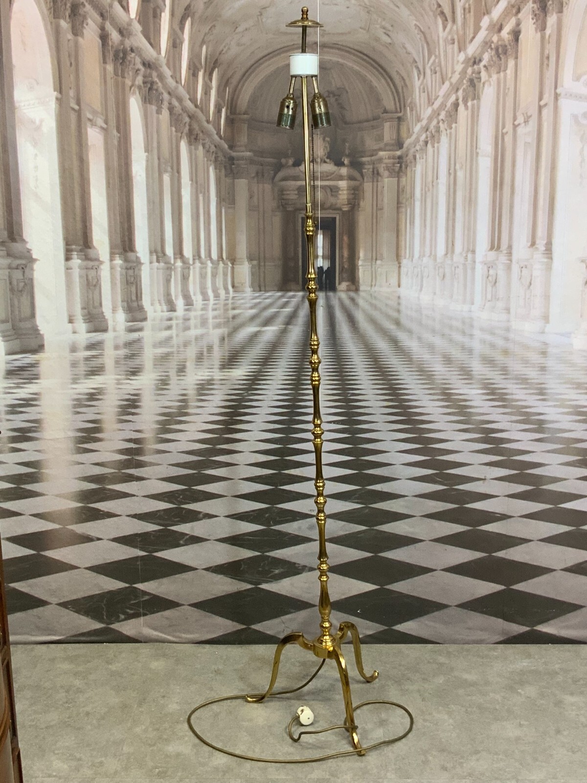 VINTAGE STEHLAMPE AUS MESSING FILIGRAN MAXIMALE HÖHE 166cm