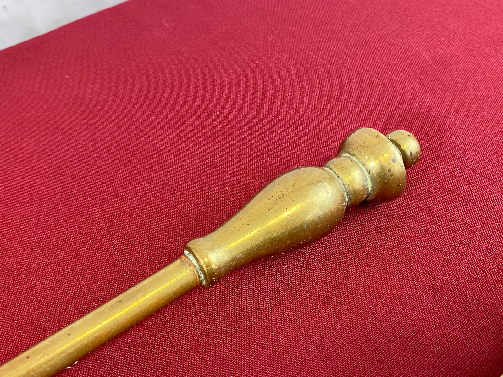 Fünfteiliges antikes Set Kaminbesteck und zwei kleine Kaminböcke Messing 1900 – Bild 6