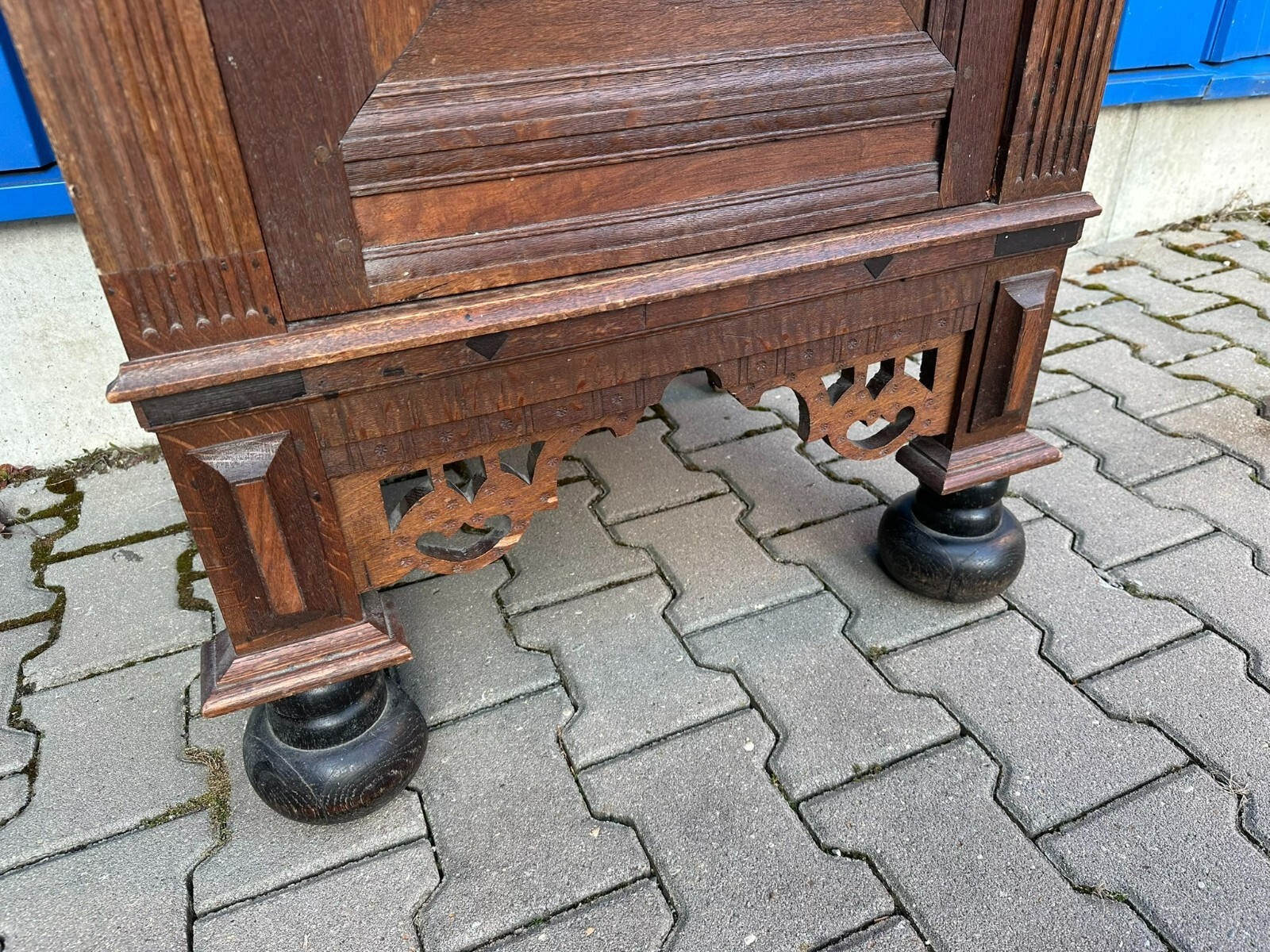 ANTIKER BAROCKSCHRANK AUS EICHE HOLLAND 19 TES JHDT KUGELFÜSSE PRUNKKRONE – Bild 11