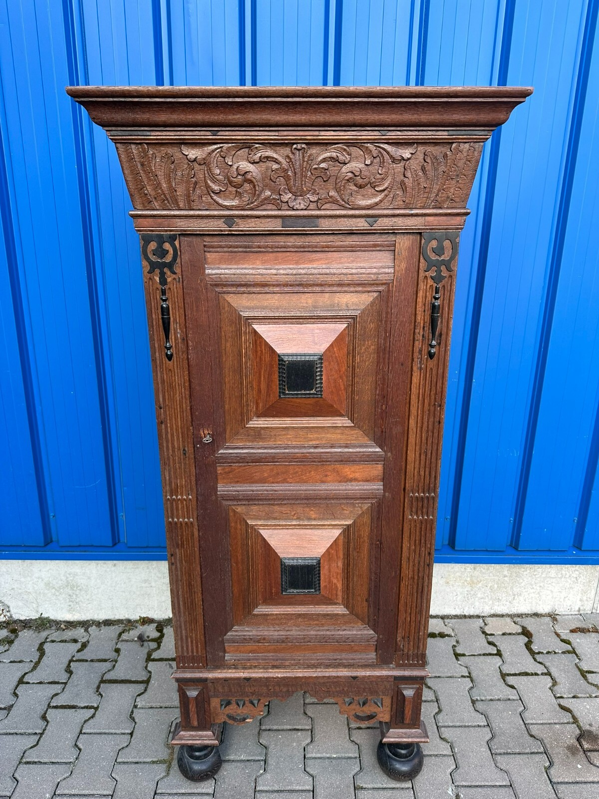 ANTIKER BAROCKSCHRANK AUS EICHE HOLLAND 19 TES JHDT KUGELFÜSSE PRUNKKRONE