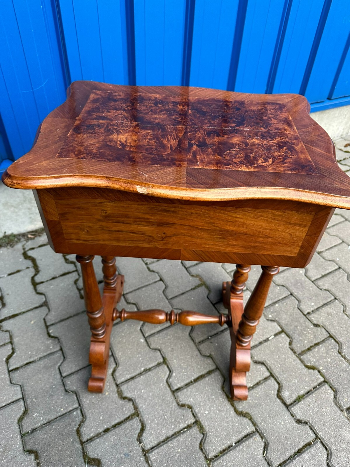 ANTIKER NÄHTISCH UM 1870 LOUIS PHILIPPE NUSSBAUM WURZELNUSS FURNIER – Bild 15