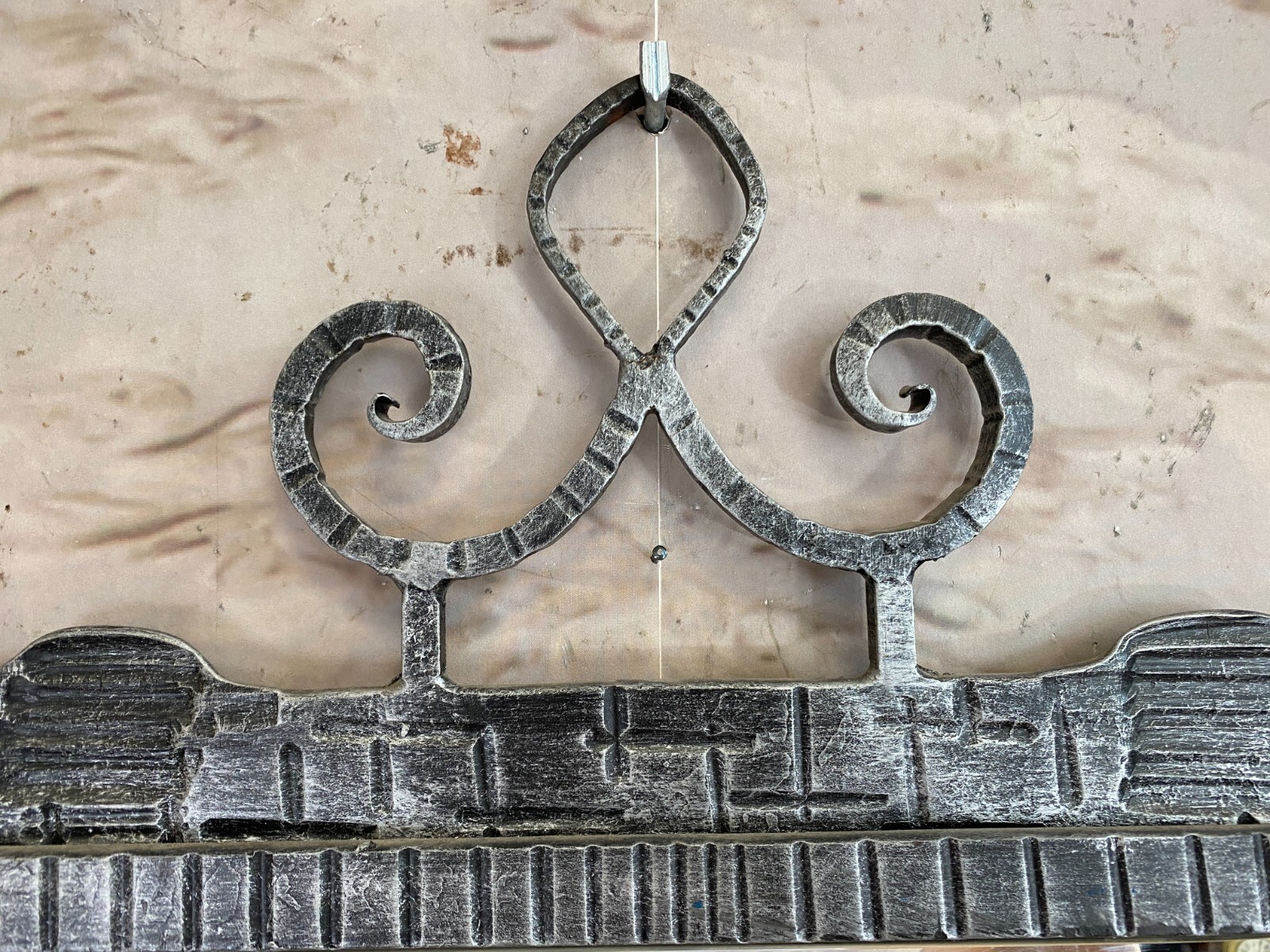 VINTAGE WANDSPIEGEL SPIEGEL AUS METALL MASSIV GEARBEITET UND SEHR SCHWER – Bild 3