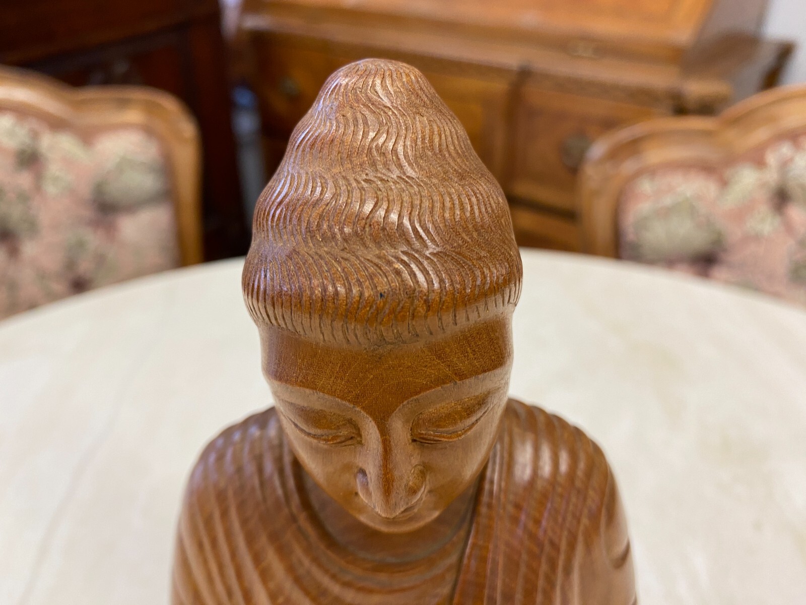 CHINA SKULPTUR AUS HOLZ BUDDHA AUF PODEST 28cm HOCH – Bild 4