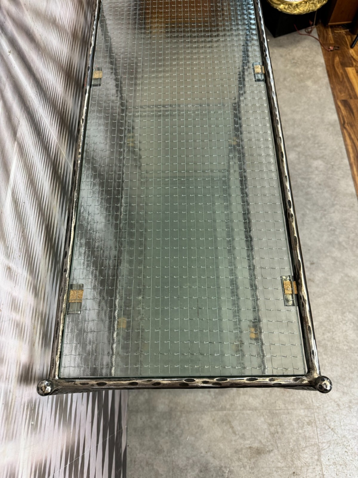 NEUZEITIGES REGAL METALL UND GLAS HANDGEFERTIGT – Bild 5