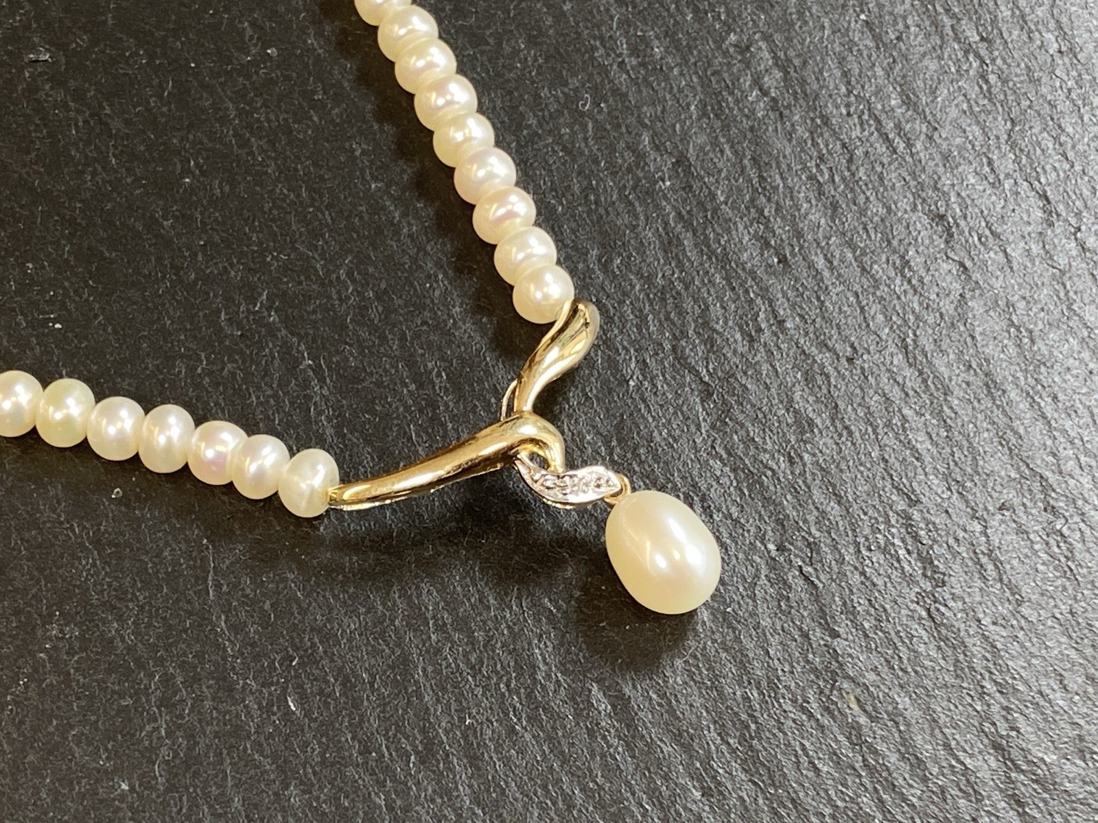 ELEGANTE HALSKETTE PERLENKETTE COLLIER SÜSSWASSER PERLEN MITTELSTÜCK 14K GOLD – Bild 3