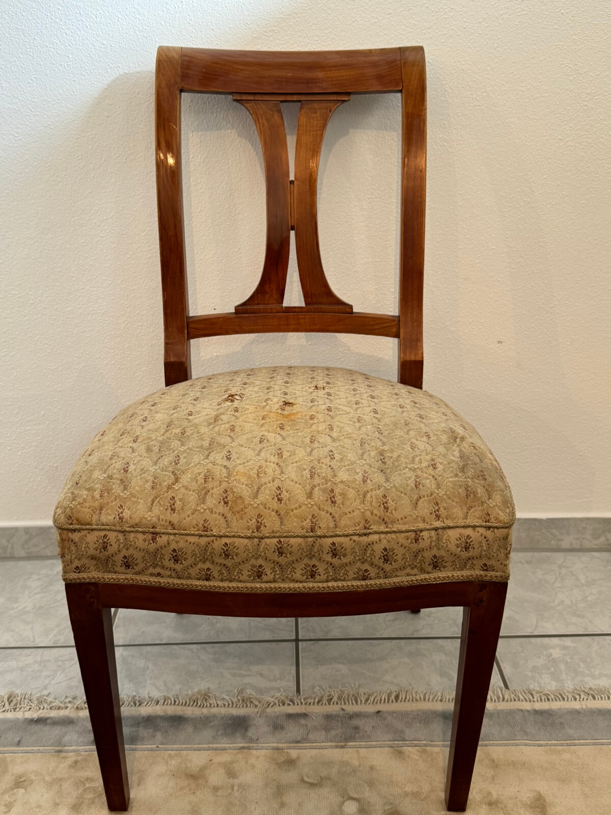 ANTIKER BIEDERMEIER STUHL UM 1860 NUSSBAUM