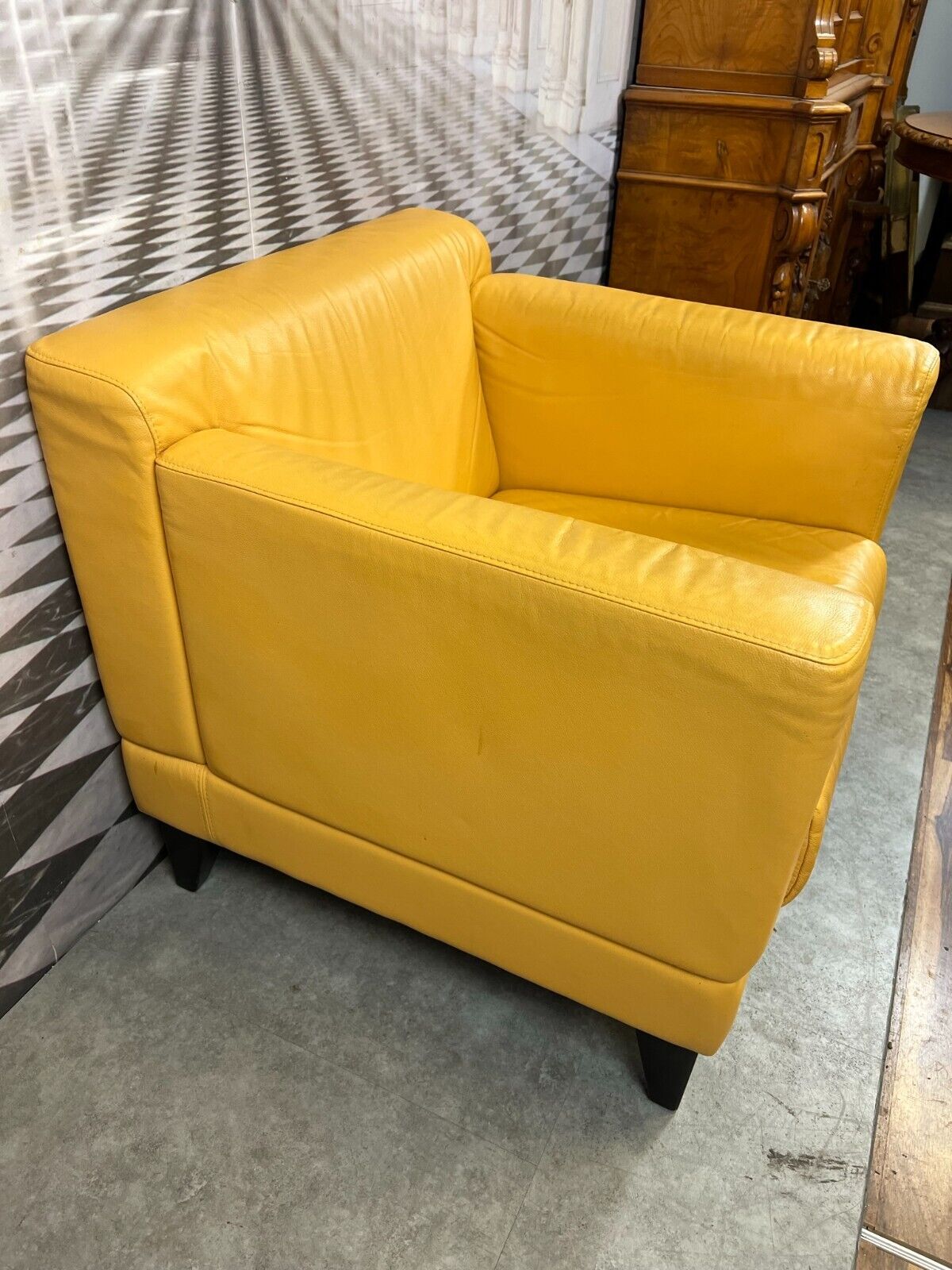 DESIGNER SESSEL GELBES LEDER MIT HOLZFÜSSEN – Bild 5
