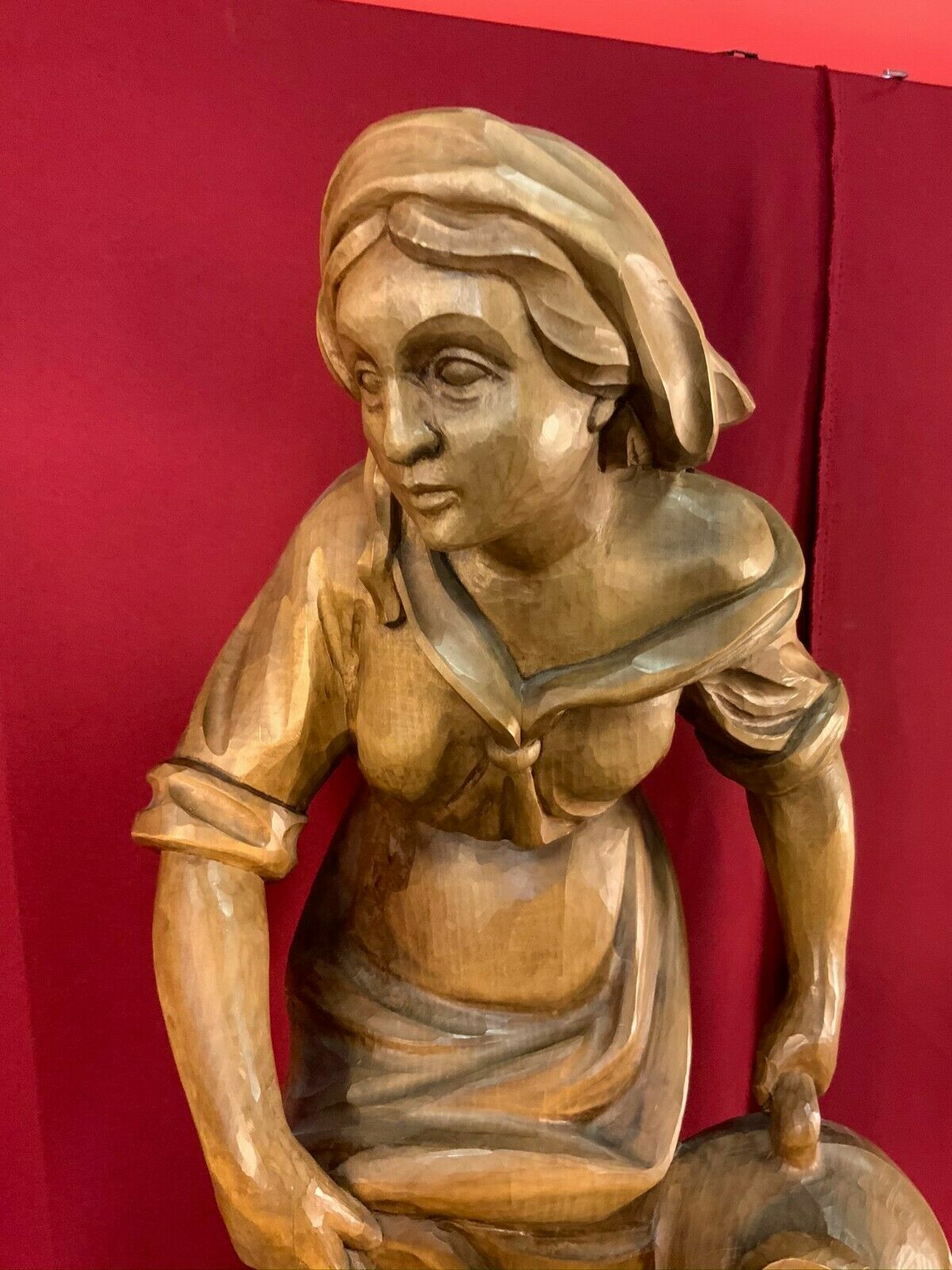 TIROL SKULPTUR FRAU MIT KANNE 81cm FIGUR HOLZ MASSIVE AUSFÜHRUNG HANDGESCHNITZT – Bild 3