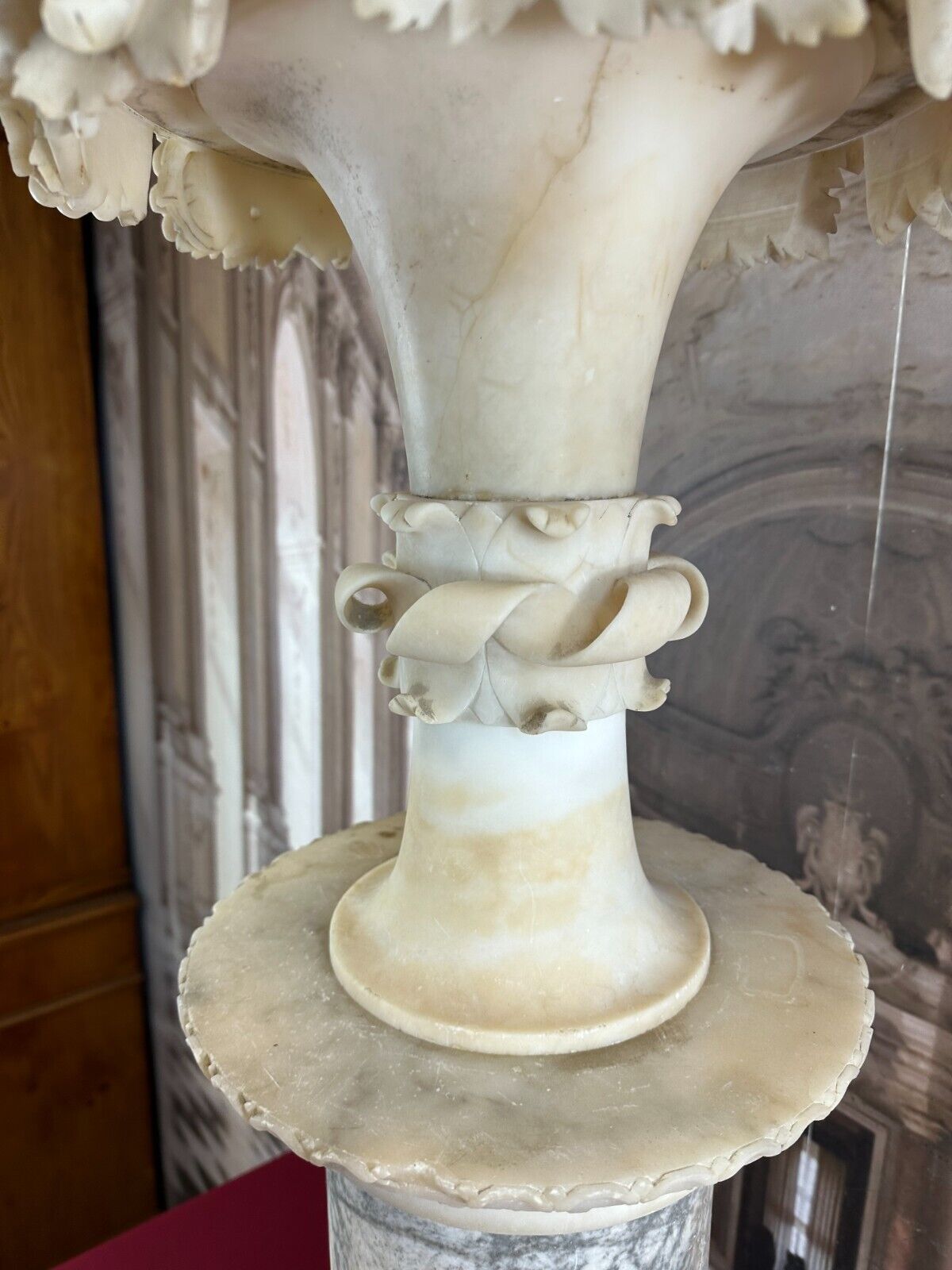 ALTE BLUMENSÄULE AUS MARMOR UND ALABASTER MIT FEINEM DEKOR WOHL ITALIEN – Bild 11