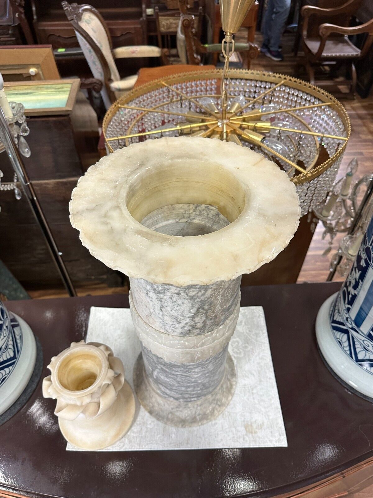ALTE BLUMENSÄULE AUS MARMOR UND ALABASTER MIT FEINEM DEKOR WOHL ITALIEN – Bild 17