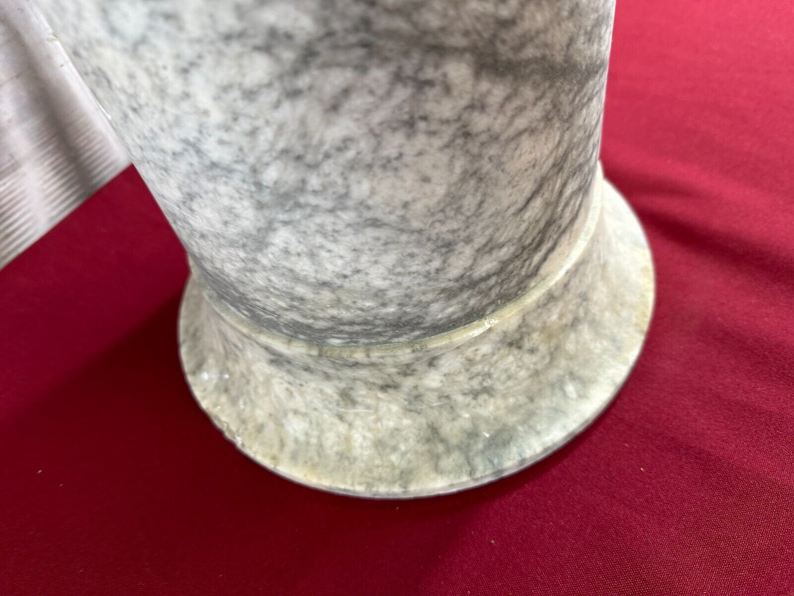 ALTE BLUMENSÄULE AUS MARMOR UND ALABASTER MIT FEINEM DEKOR WOHL ITALIEN – Bild 10