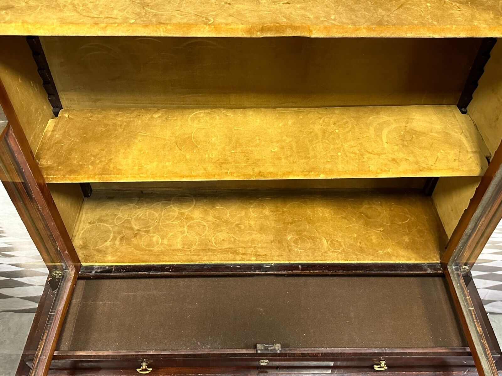 ANTIKE AUFSATZ KOMMODE VITRINE EMPIRE BALTIKUM MESSING APPLIKEN EMPIREKOMMODE – Bild 19