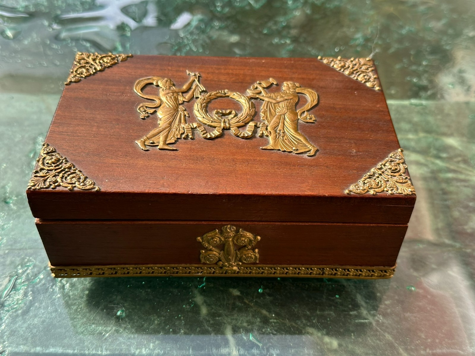 ANTIKE SCHATULLE EMPIRE STIL MAHAGONI MIT METALL BESCHLAG VERGOLDET