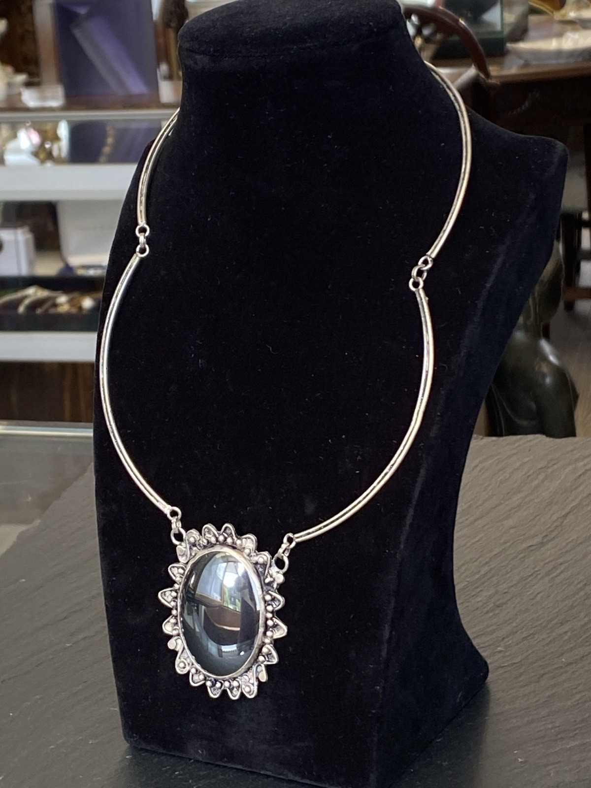 AUSGEFALLENE KETTE AUS 925 STERLING SILBER MIT HÄMATIT CABOCHON